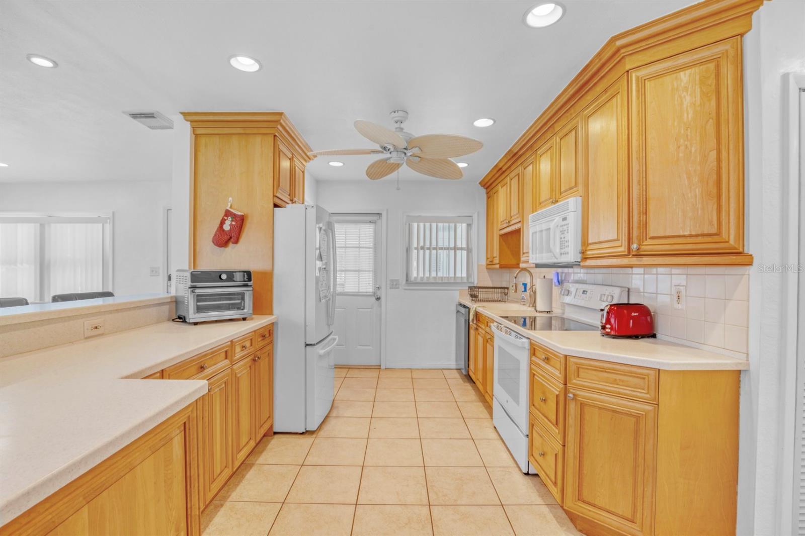 BELLE VISTA POINT - Residential Lease