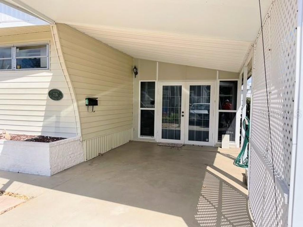 Photo of 714 S Green Circle, Venice, FL 34285 (MLS # N6143011)