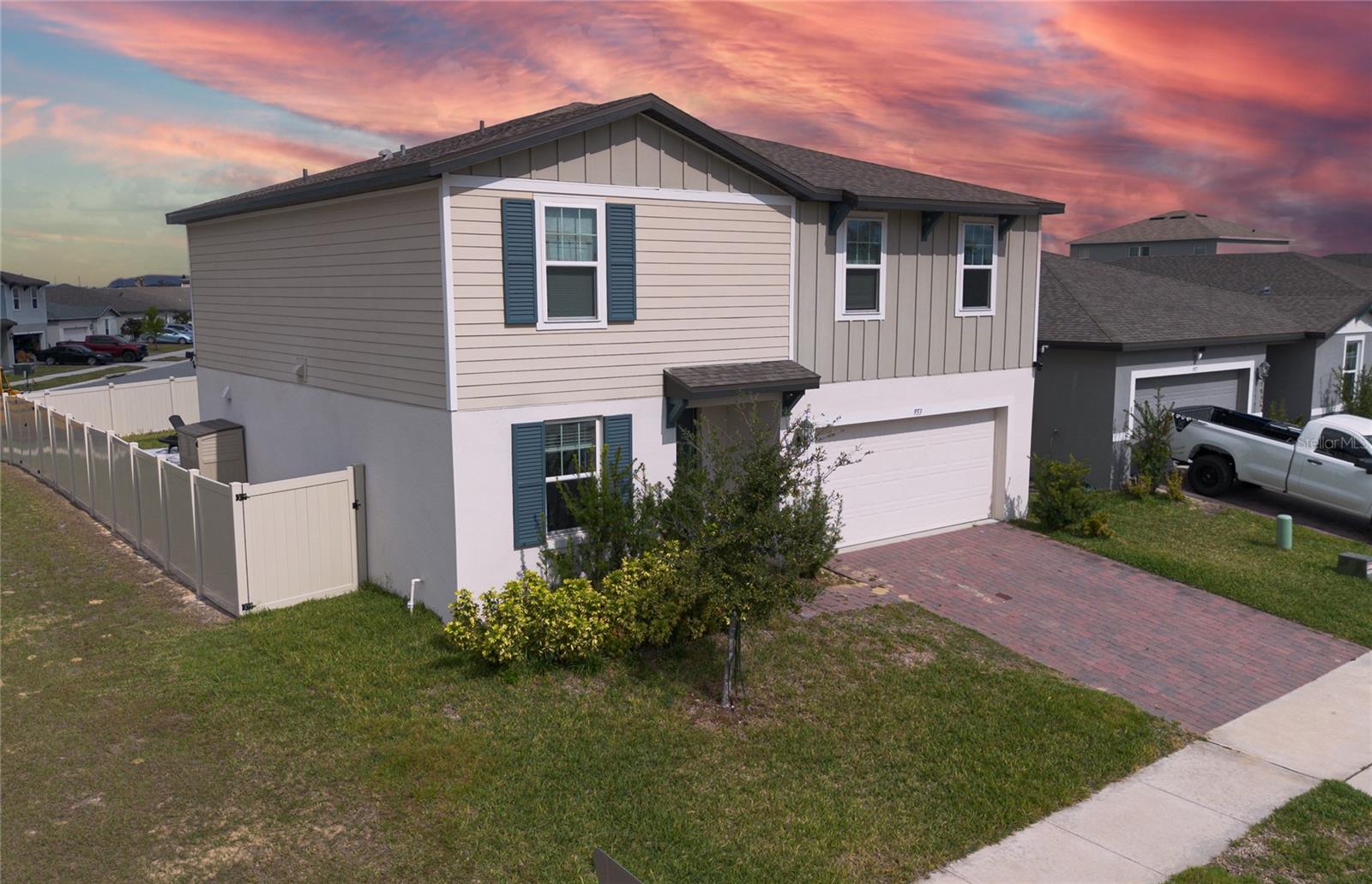 953 CAMBRIDGE DRIVE