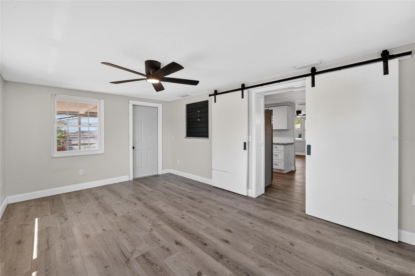 COLONIAL HILLS - Residential