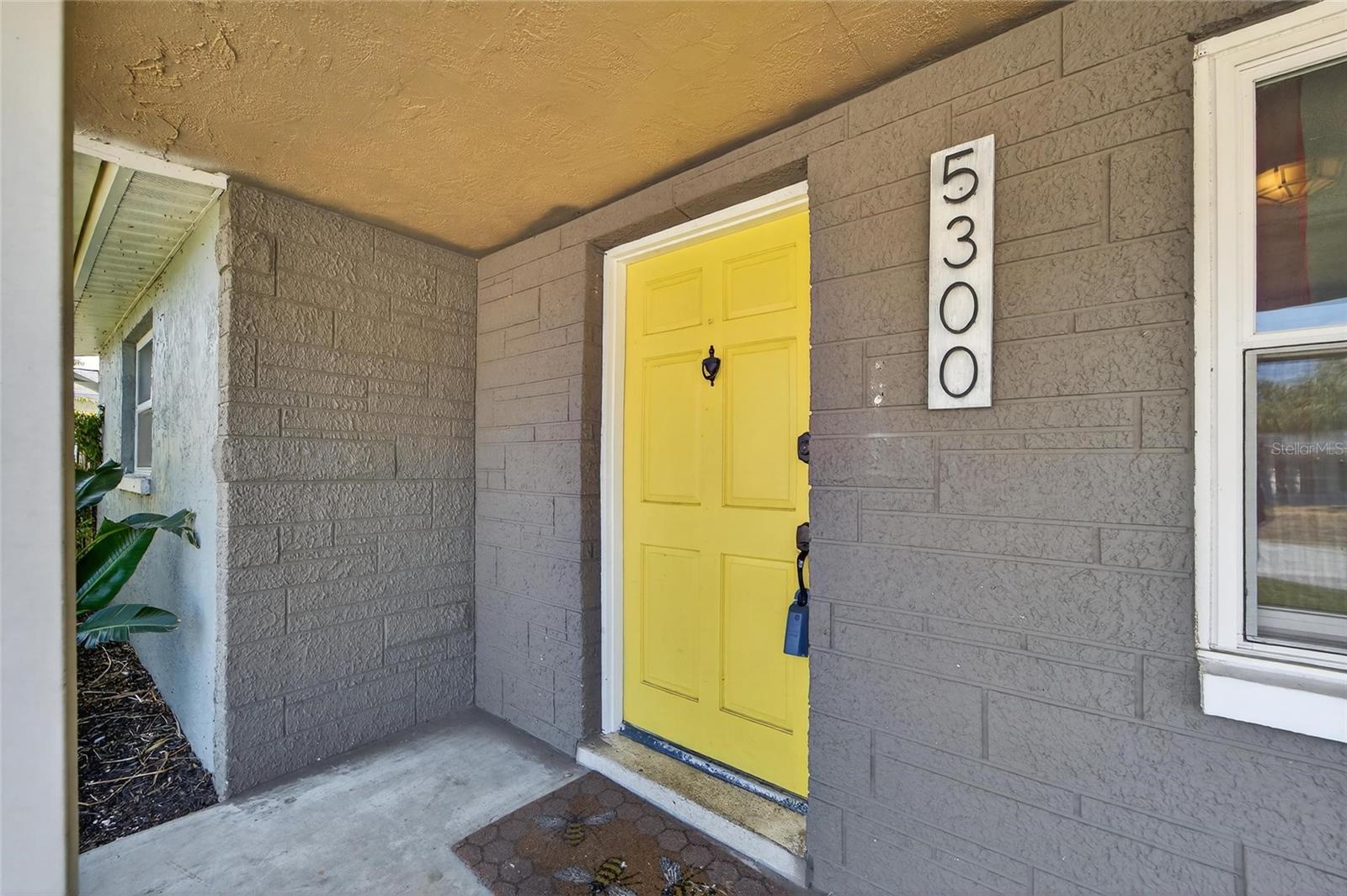 COLONIAL HILLS - Residential