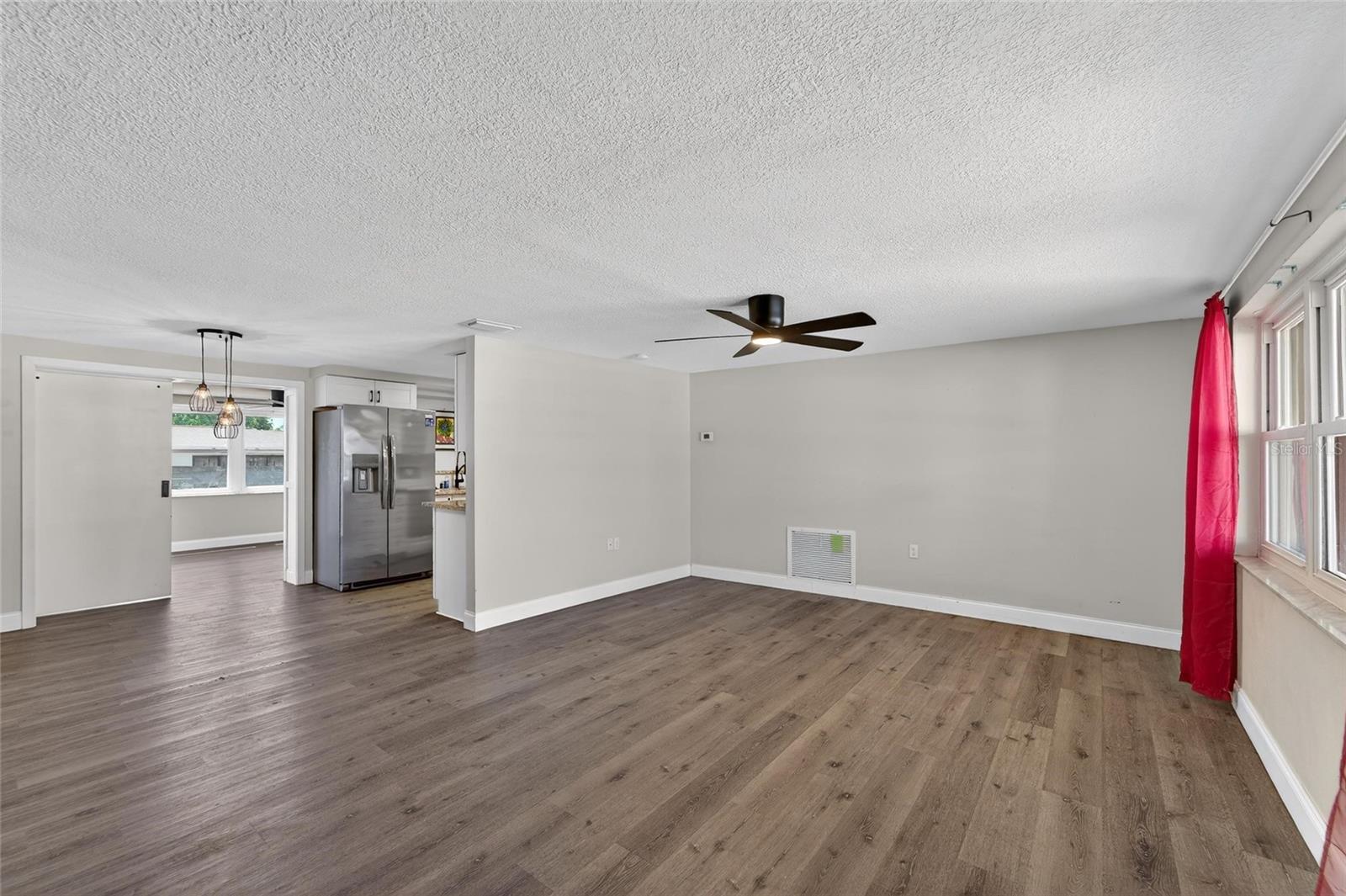 COLONIAL HILLS - Residential