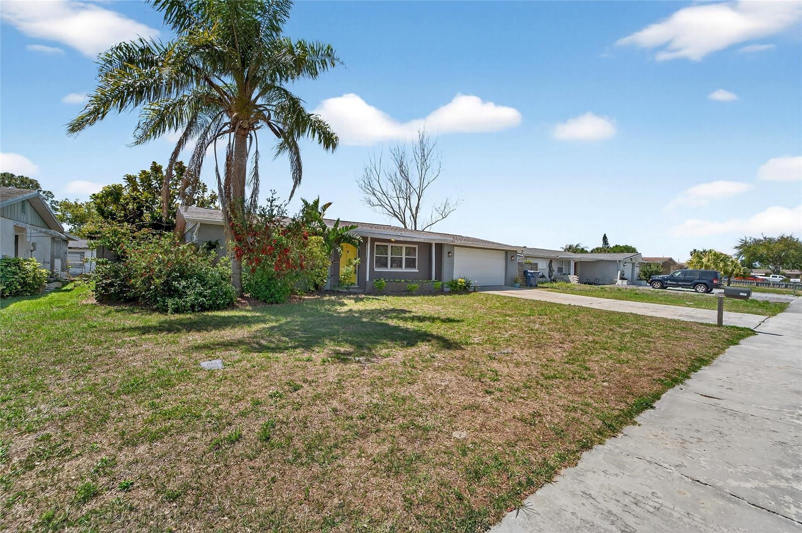 COLONIAL HILLS - Residential