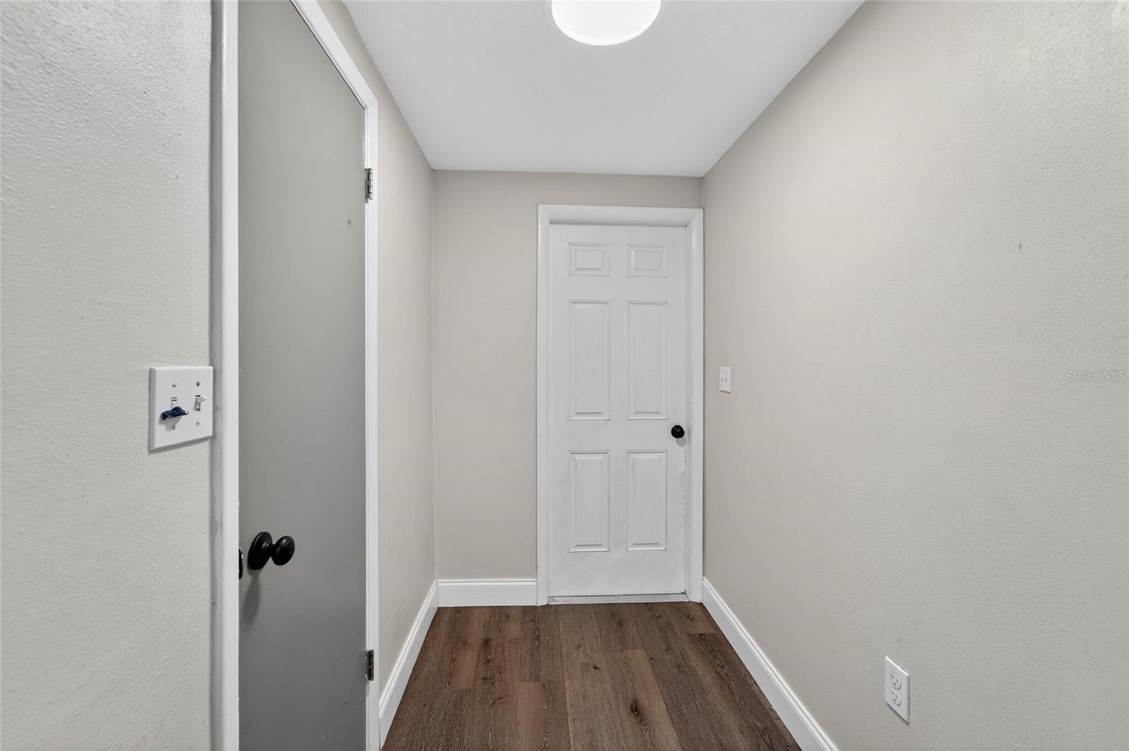 COLONIAL HILLS - Residential