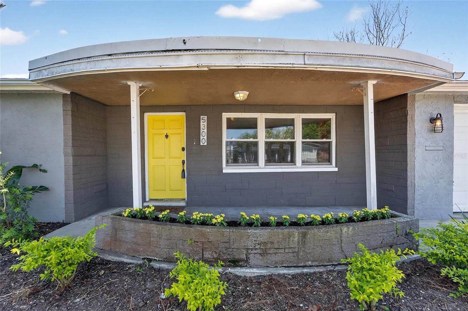 COLONIAL HILLS - Residential