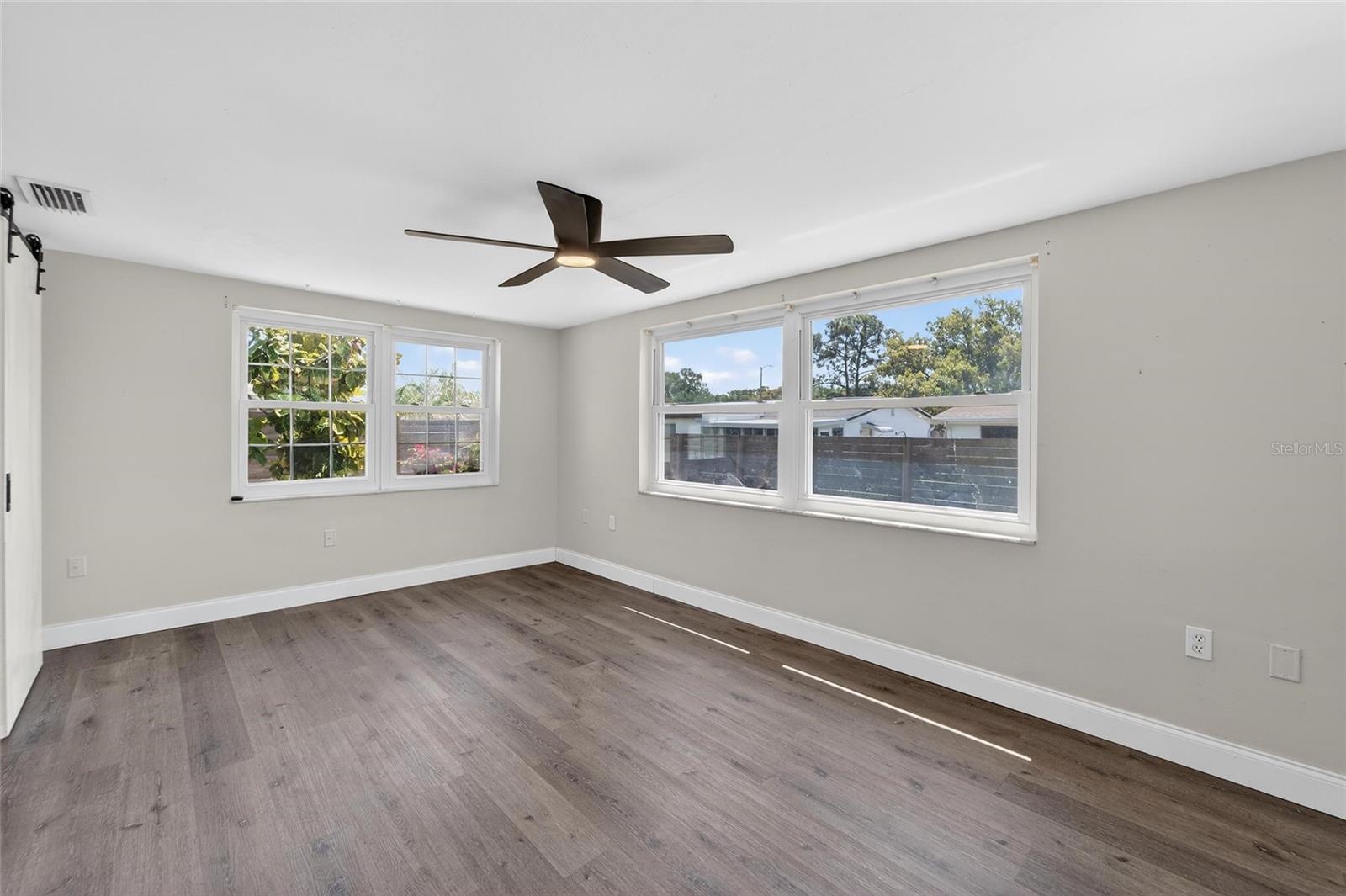 COLONIAL HILLS - Residential