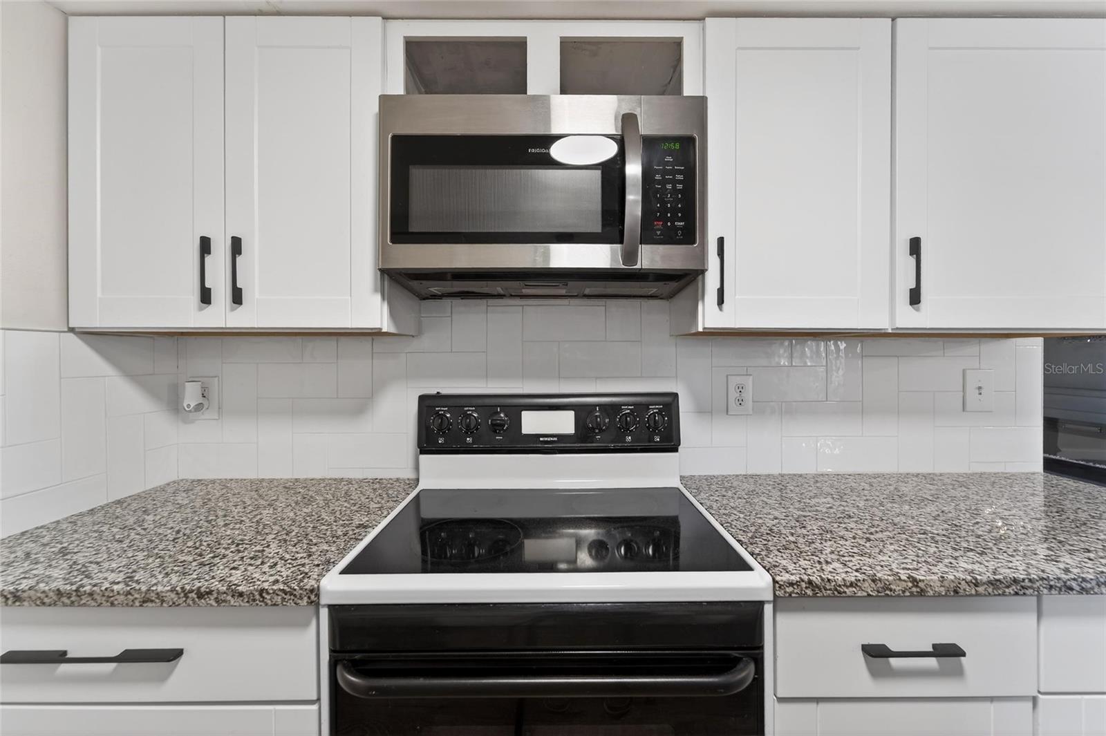 COLONIAL HILLS - Residential