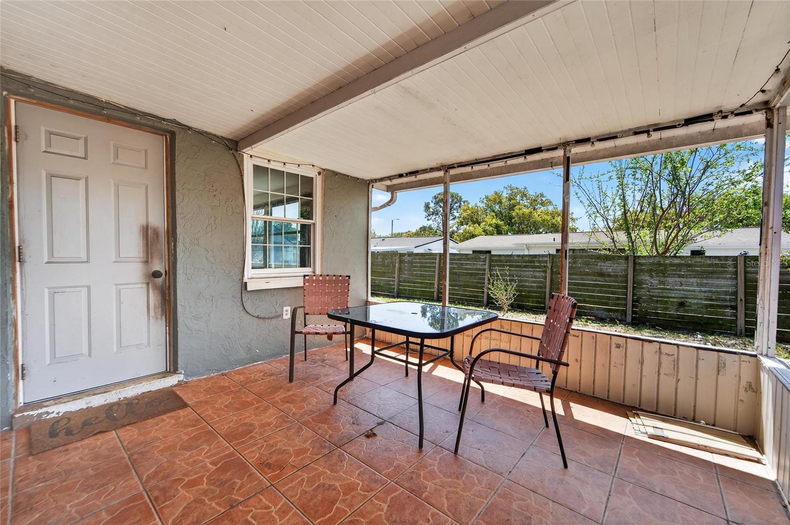 COLONIAL HILLS - Residential