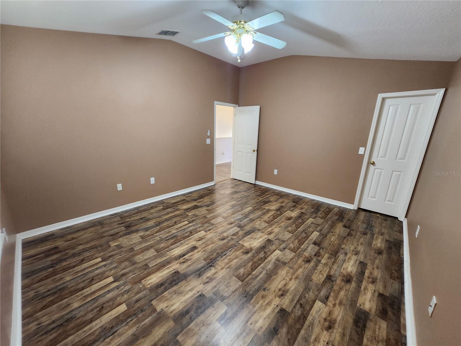 HERON POINT AT SABLE RIDGE PHASE 1D - Residential Lease