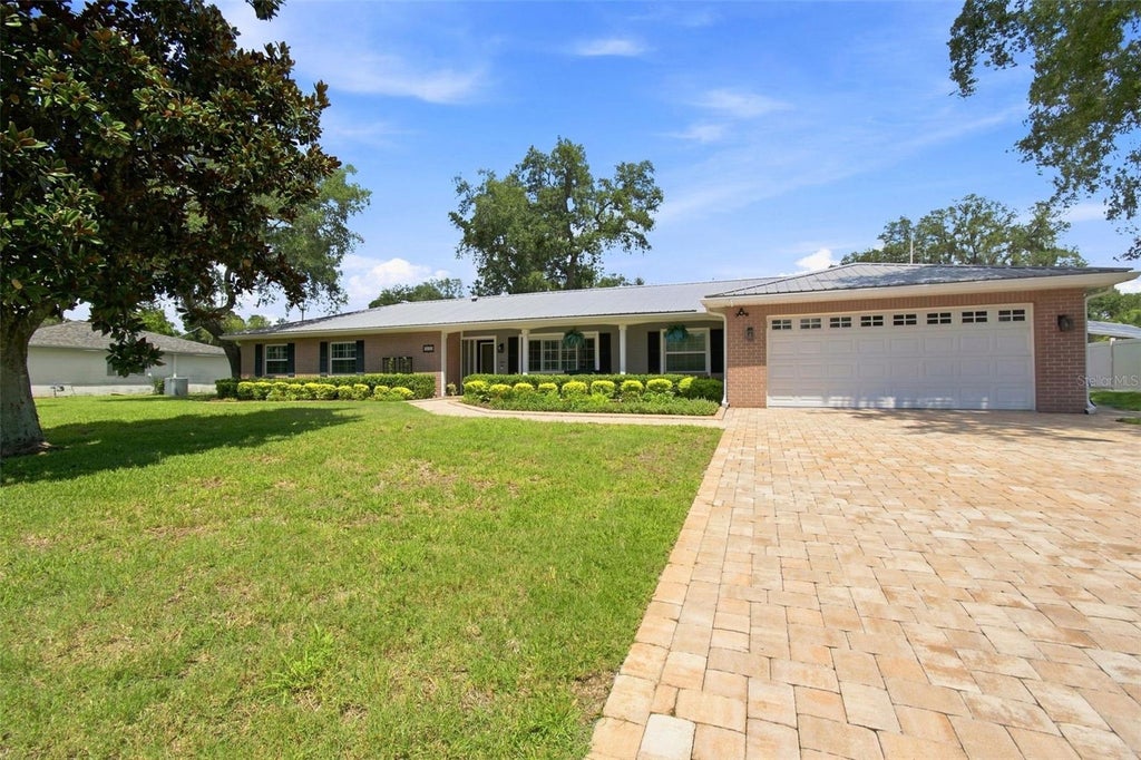 Photo of 610 Hitching Post Drive, Brandon, FL 33511 (MLS # W7889373)