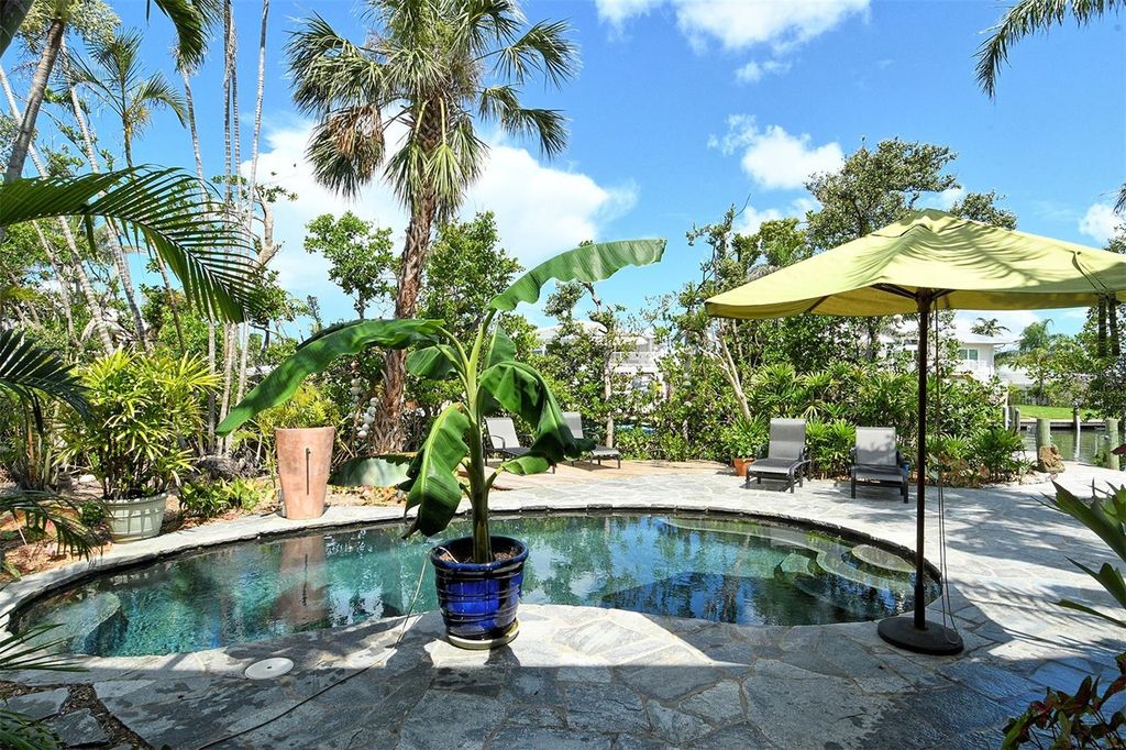 Photo of 701 Marbury Ln, Longboat Key, FL 34228 (MLS # A4657604)