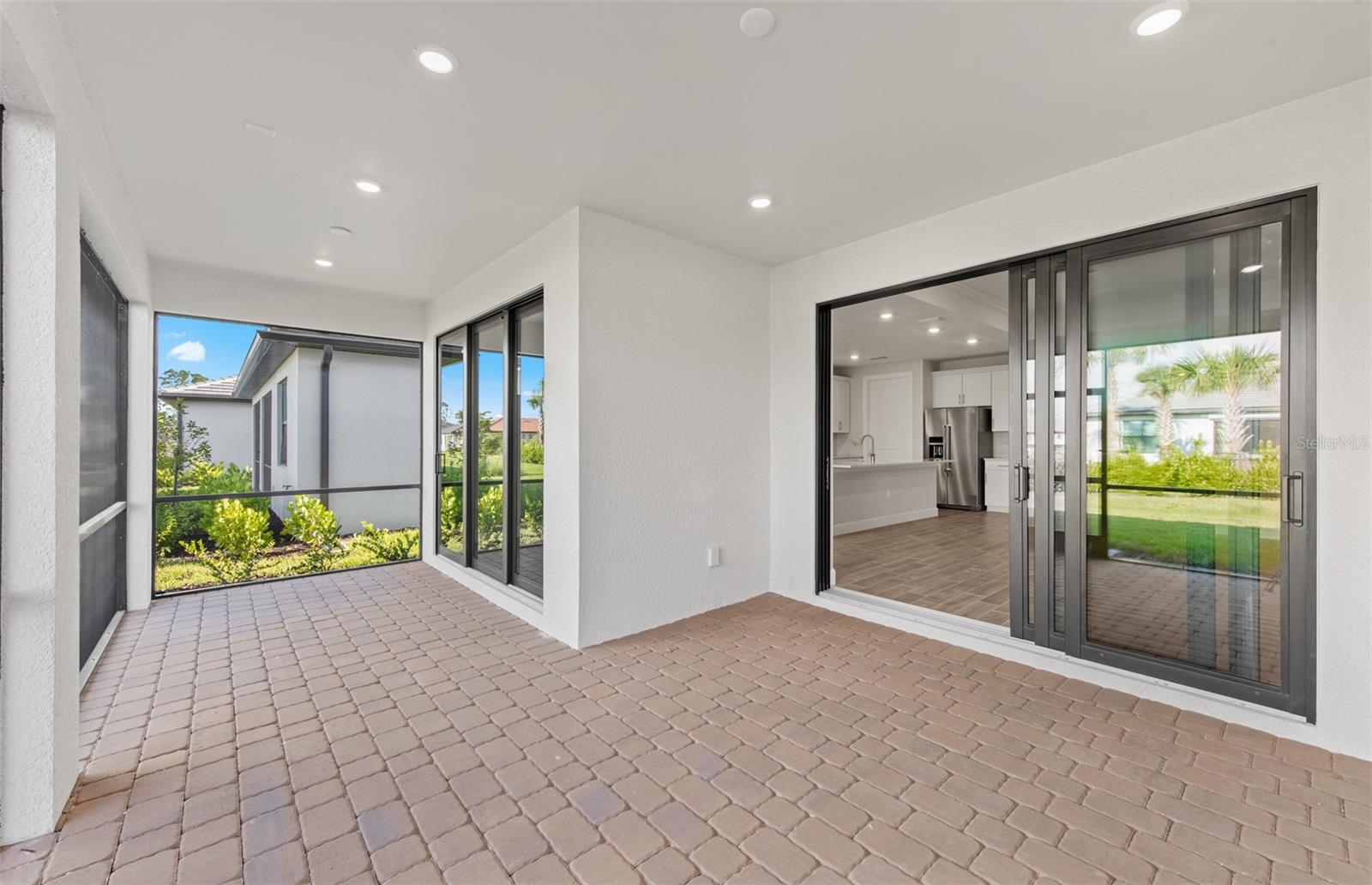 ARBOR OAKS AT THE WOODLANDS - Residential