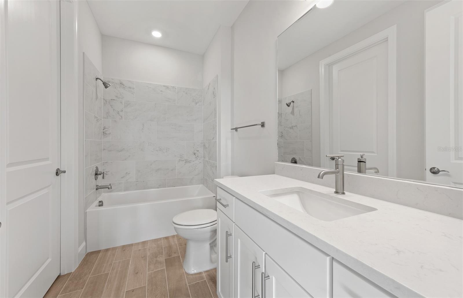 ARBOR OAKS AT THE WOODLANDS - Residential