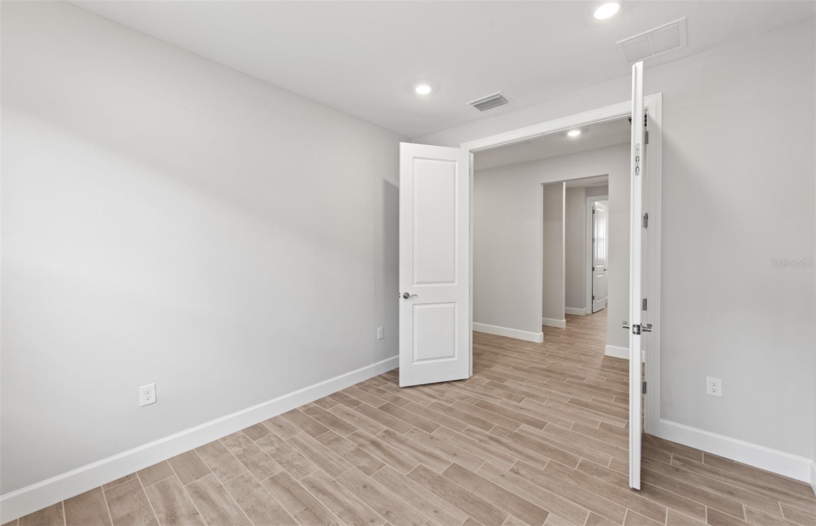 ARBOR OAKS AT THE WOODLANDS - Residential