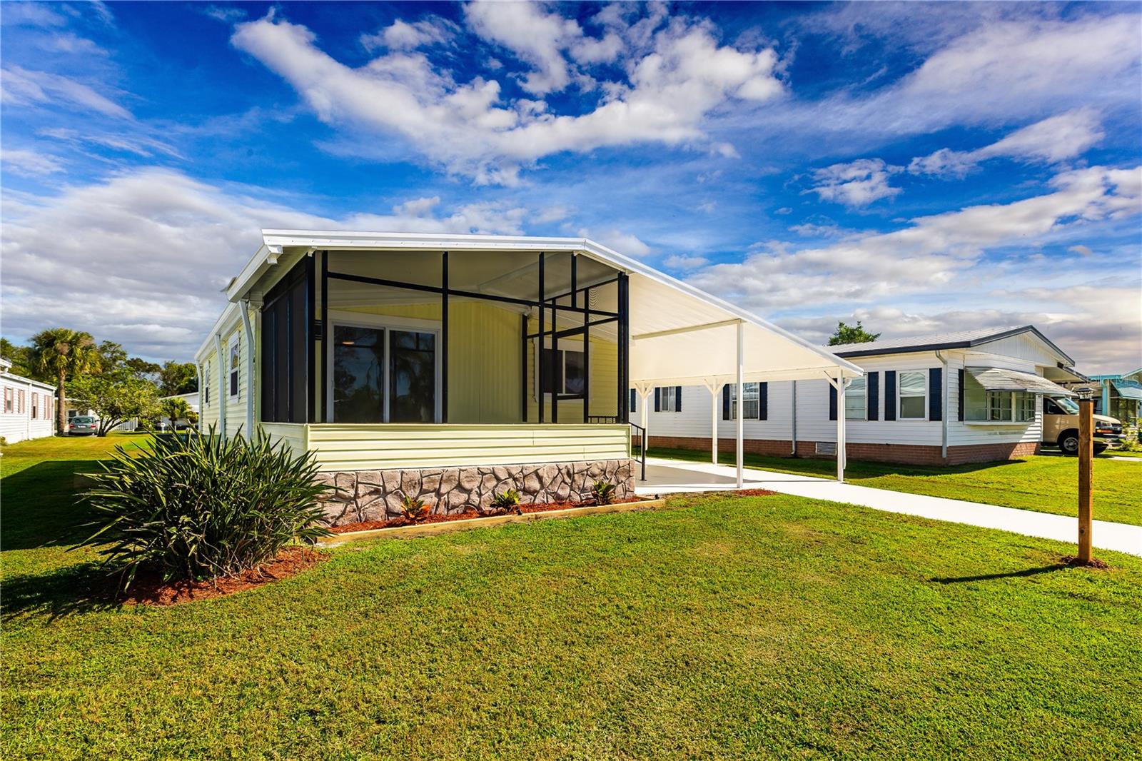 BAREFOOT BAY UNIT 02 PT 10 - Residential