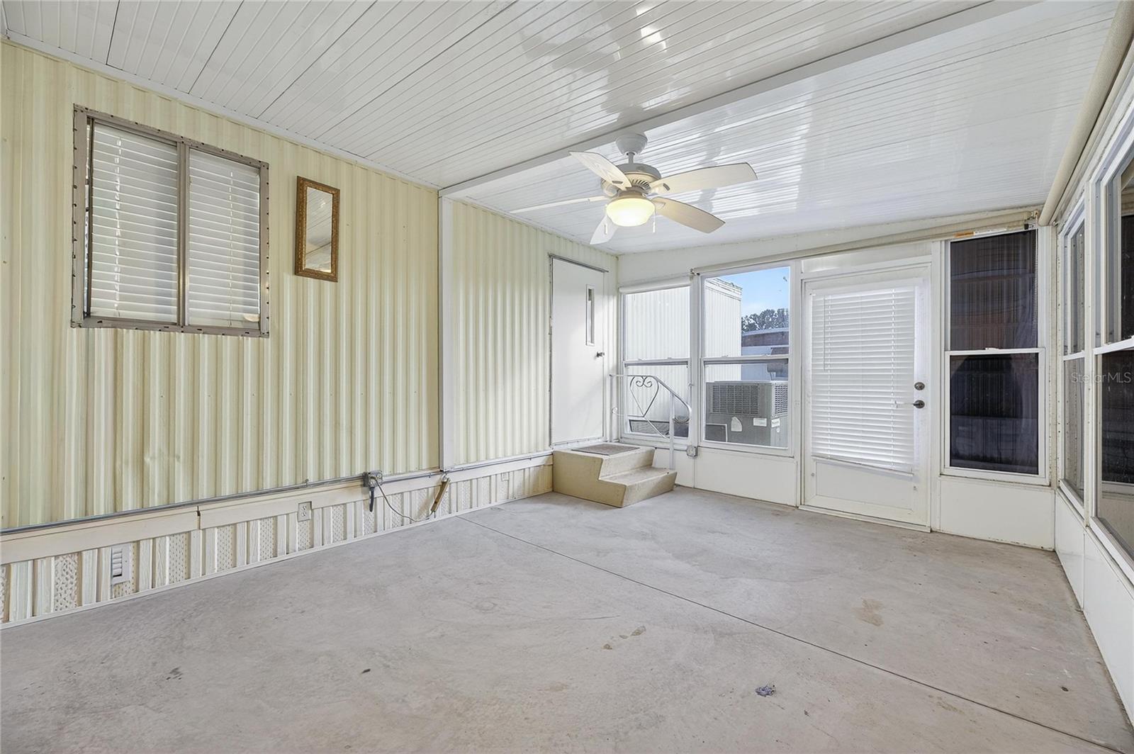 SLEEPY HOLLOW MOBILE ESTATES - Residential