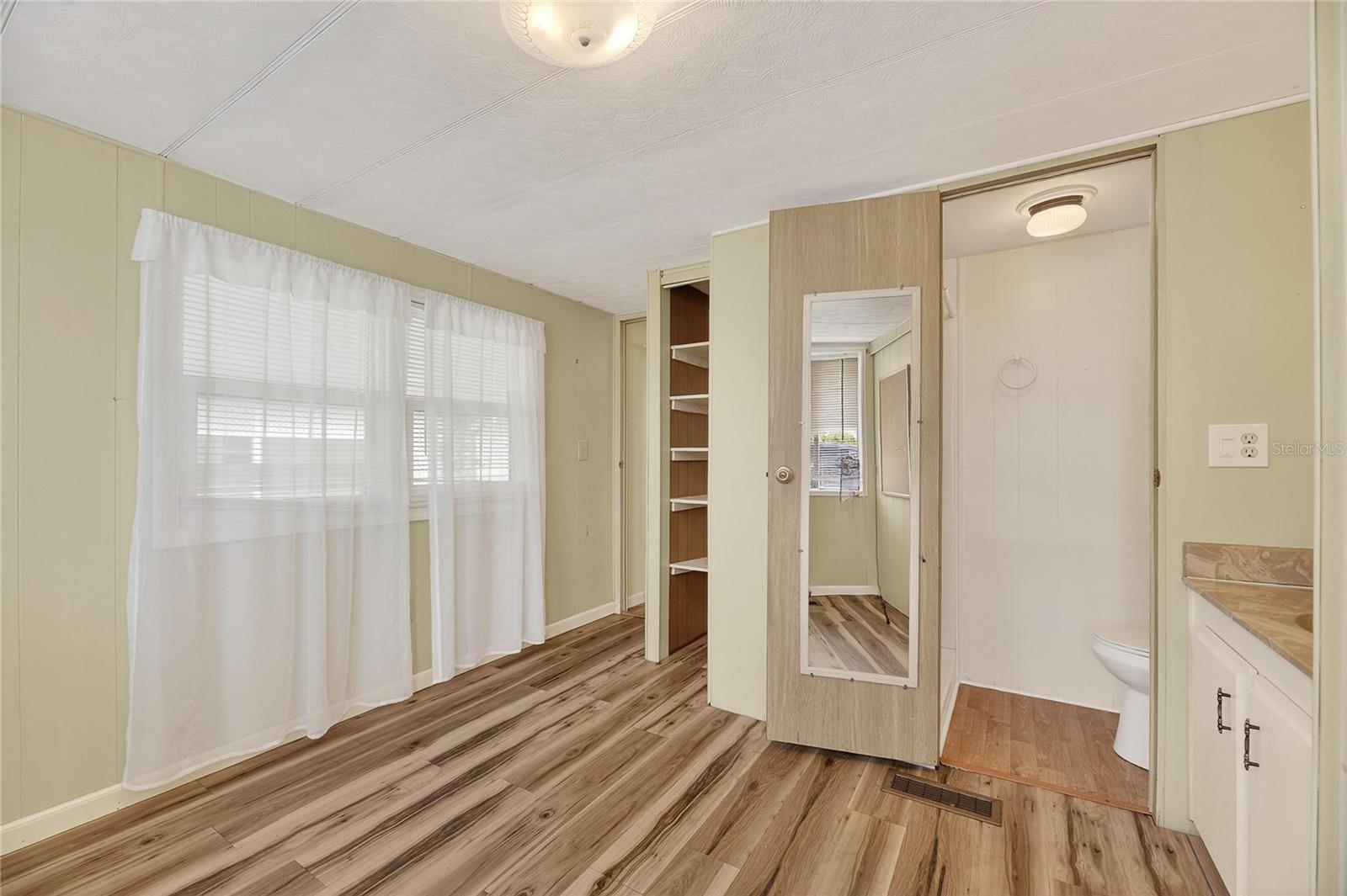 SLEEPY HOLLOW MOBILE ESTATES - Residential