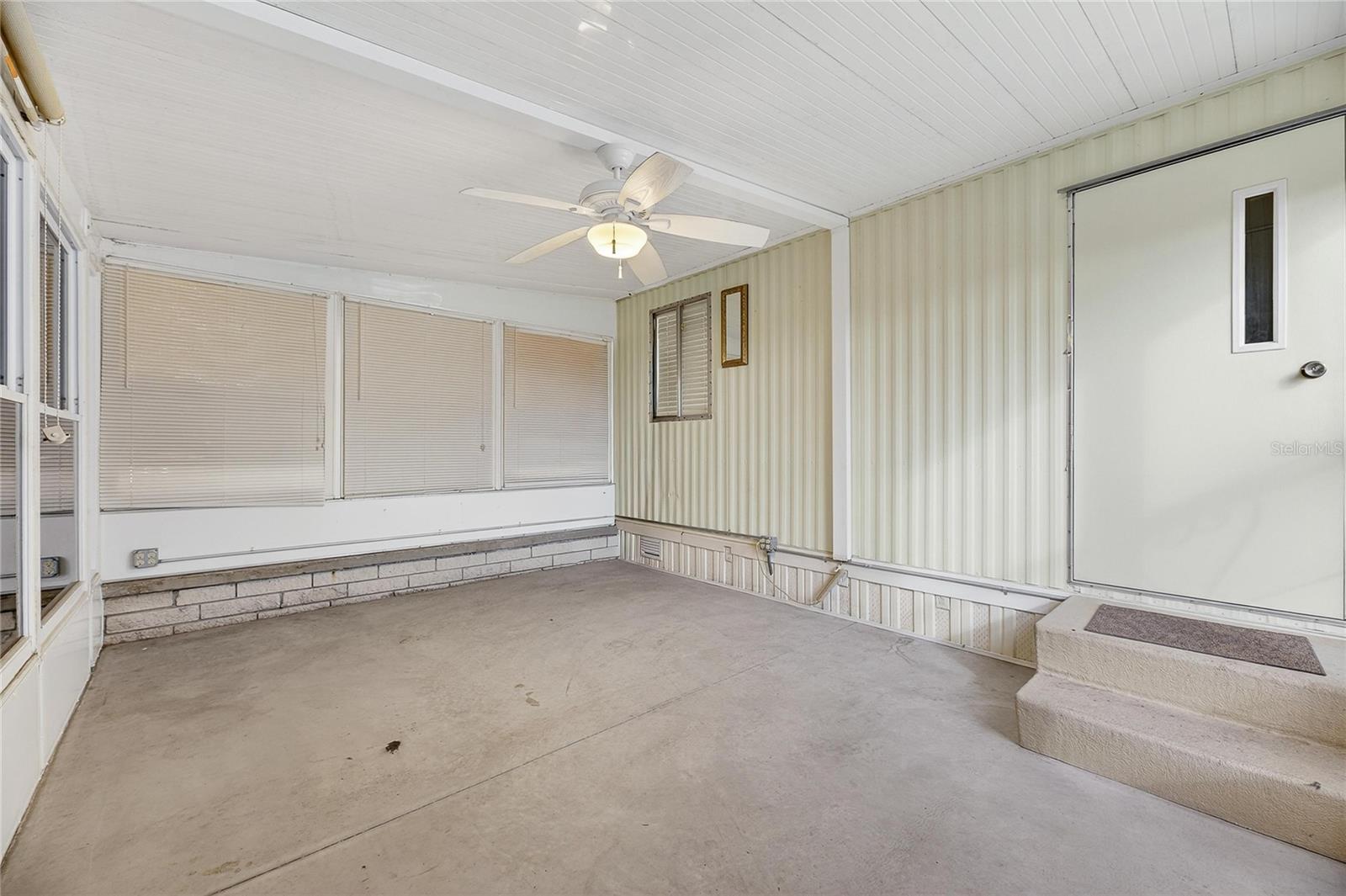 SLEEPY HOLLOW MOBILE ESTATES - Residential