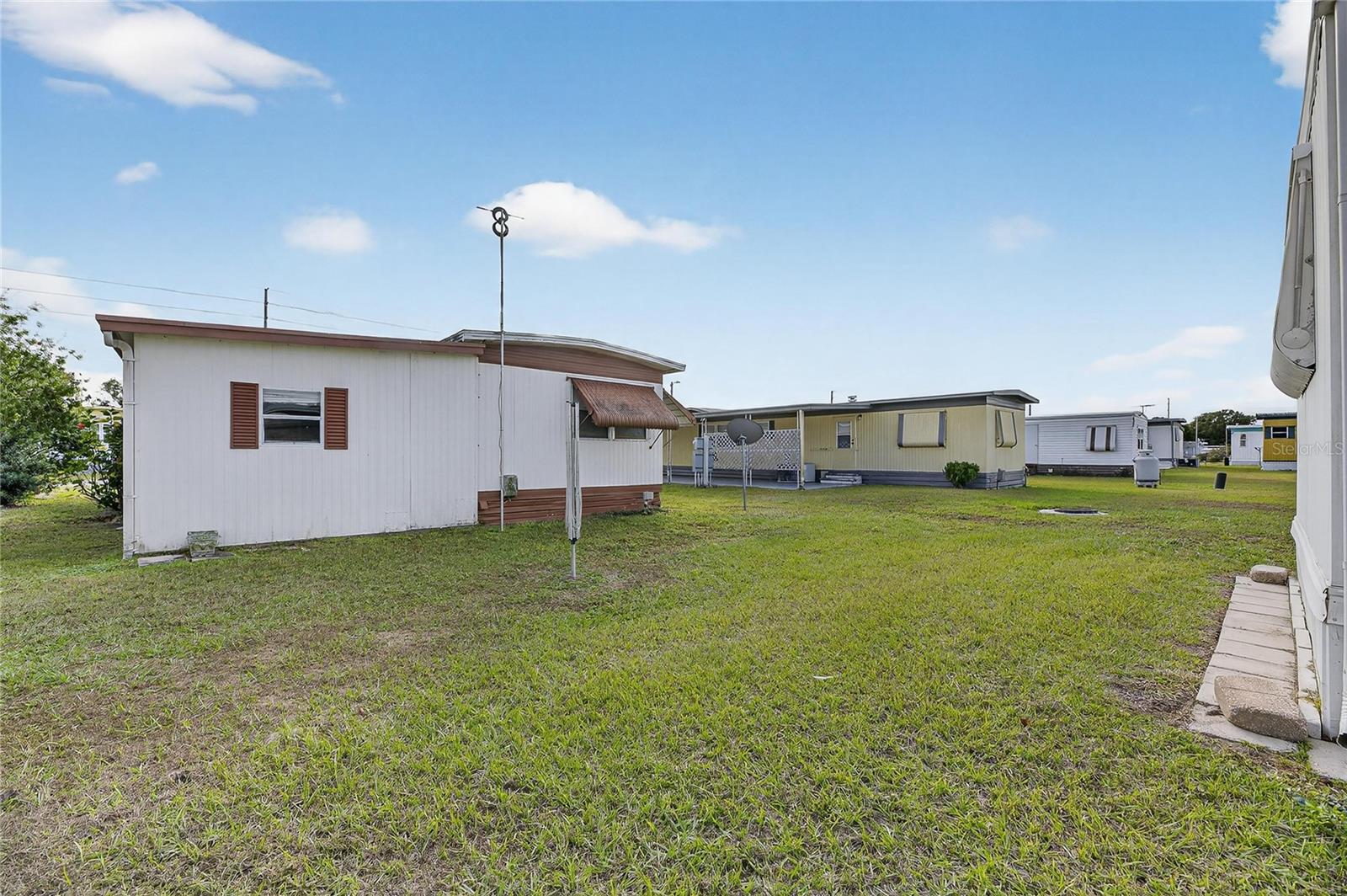 SLEEPY HOLLOW MOBILE ESTATES - Residential