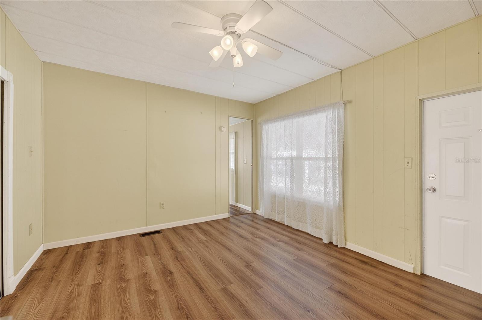 SLEEPY HOLLOW MOBILE ESTATES - Residential