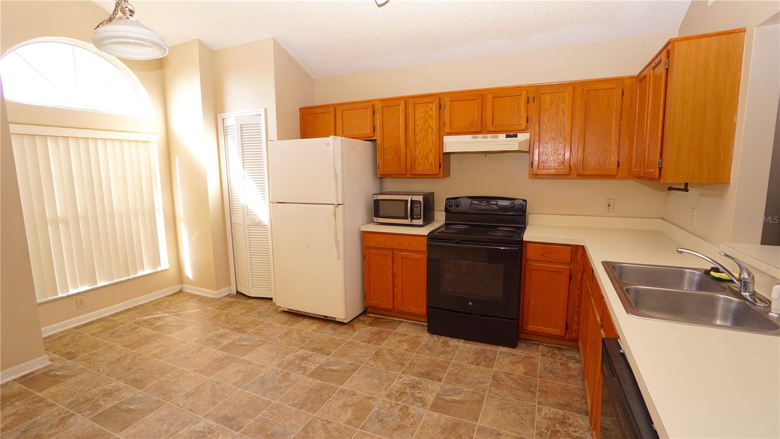 SKY LAKE SOUTH 07 PH 03B - Residential