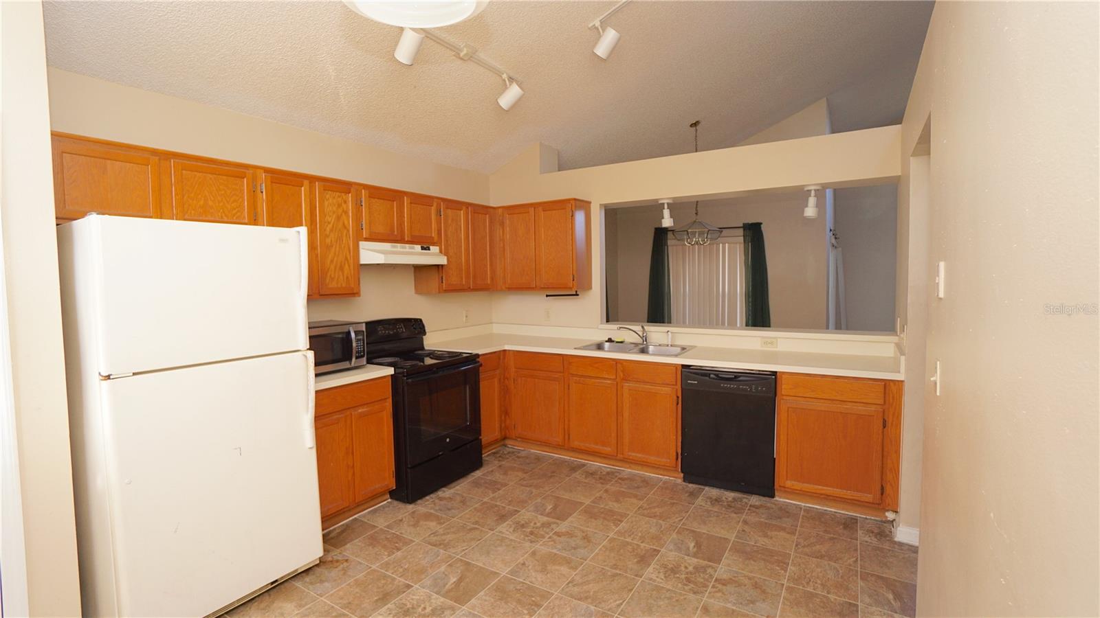 SKY LAKE SOUTH 07 PH 03B - Residential