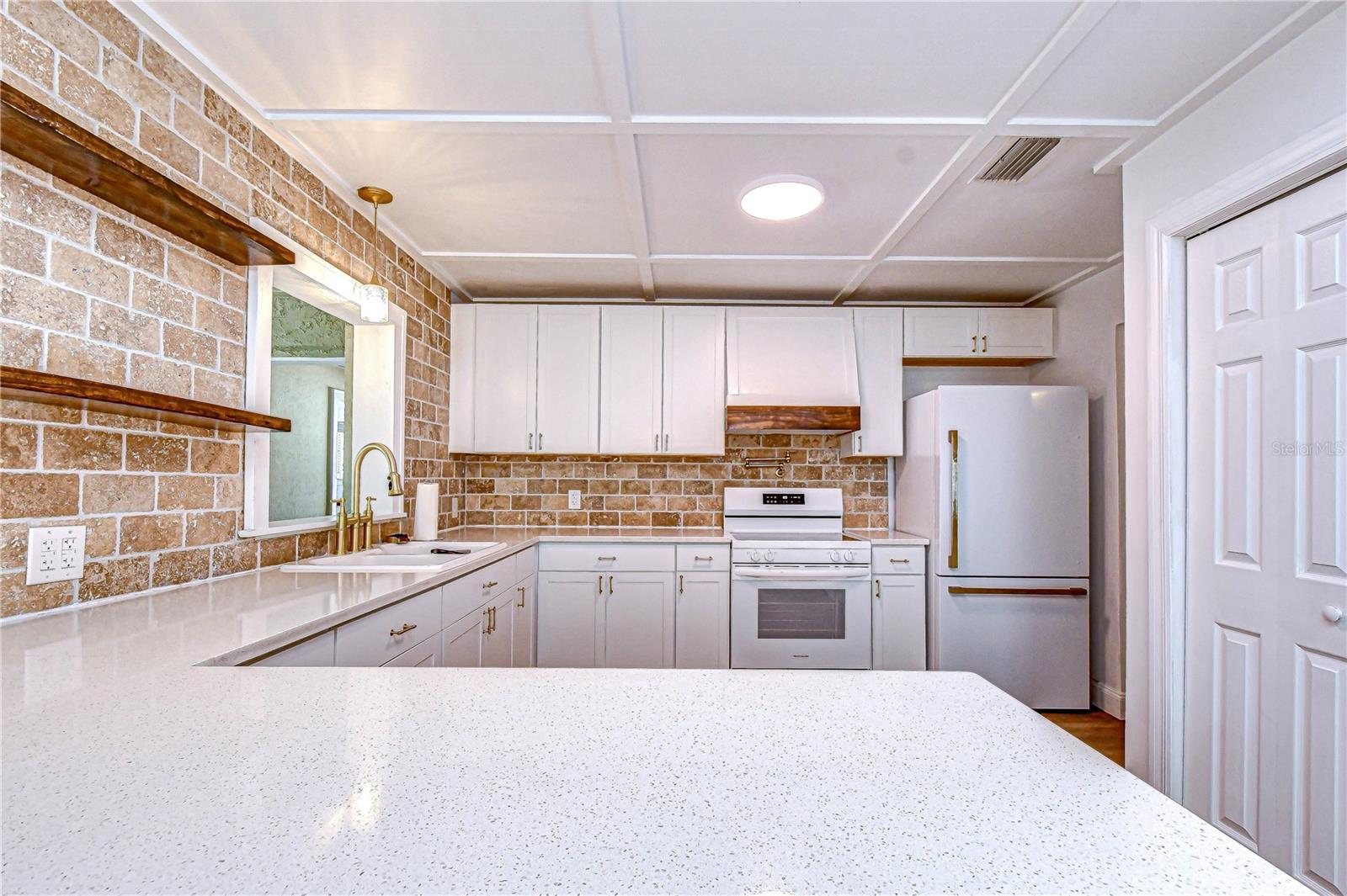 SUTTON ESTATES - Residential