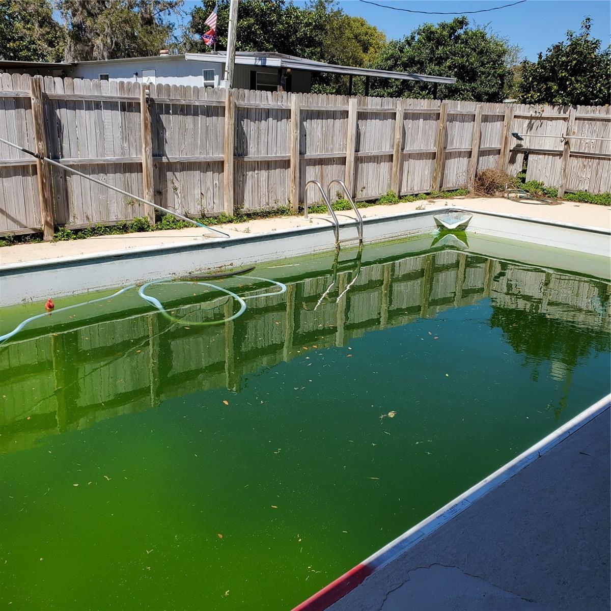 LAKE BRYANT SHORES - Residential