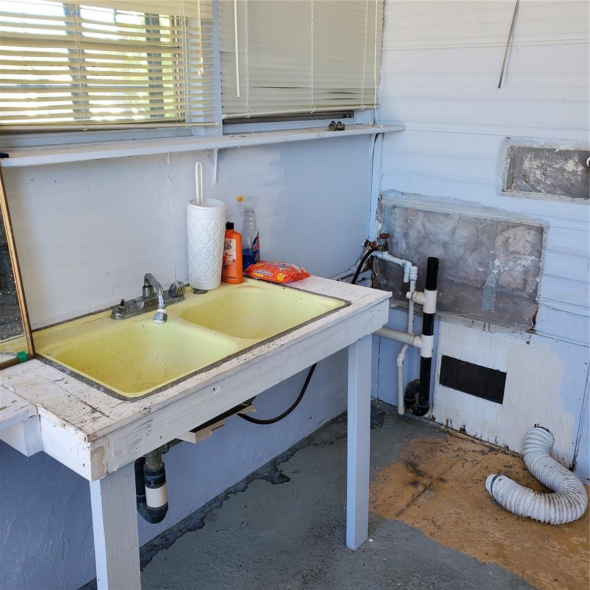 LAKE BRYANT SHORES - Residential