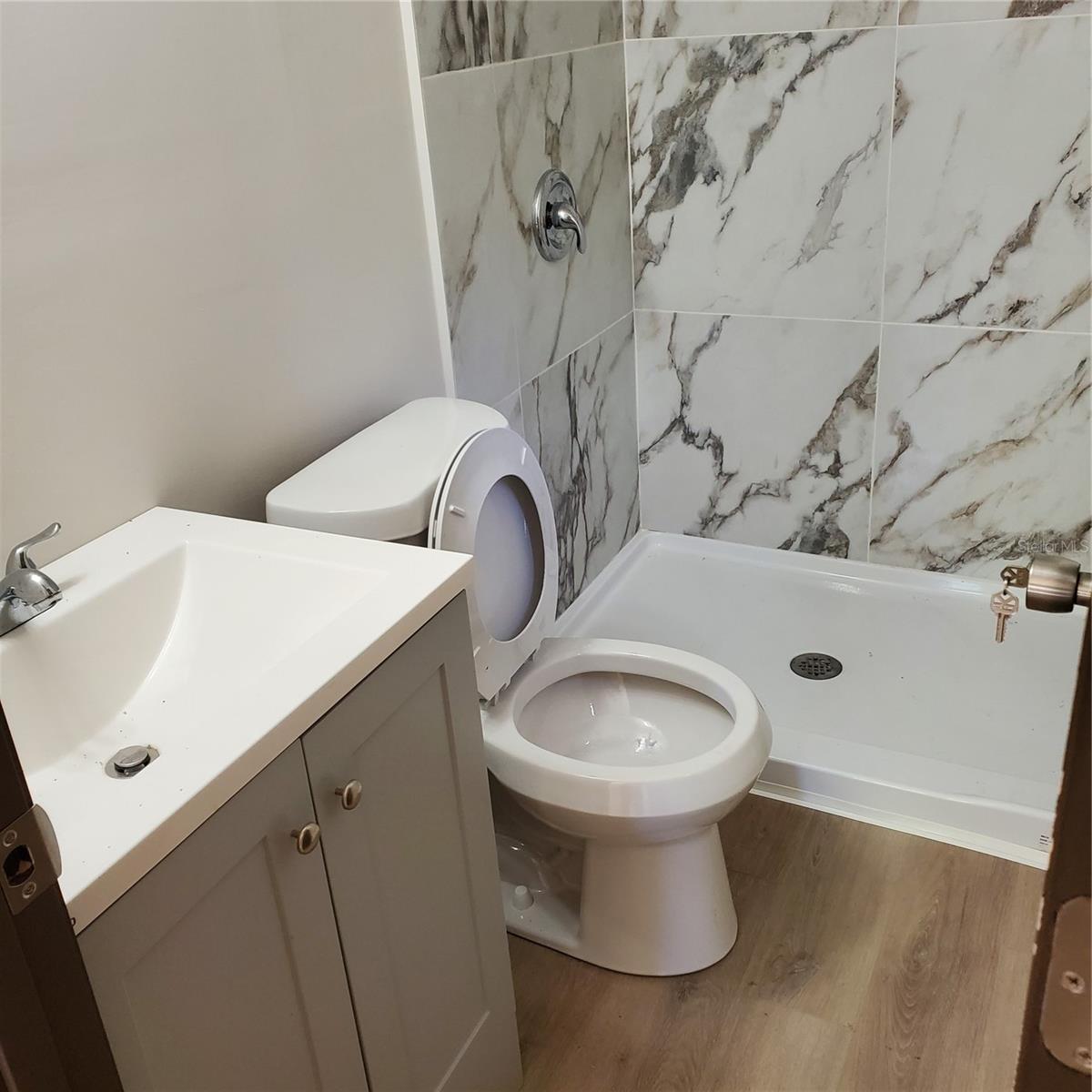 LAKE BRYANT SHORES - Residential