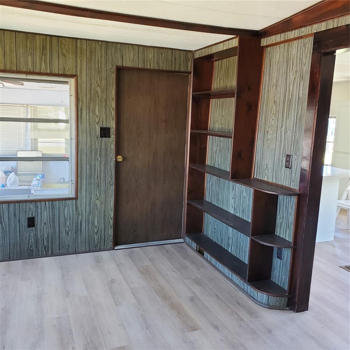 LAKE BRYANT SHORES - Residential