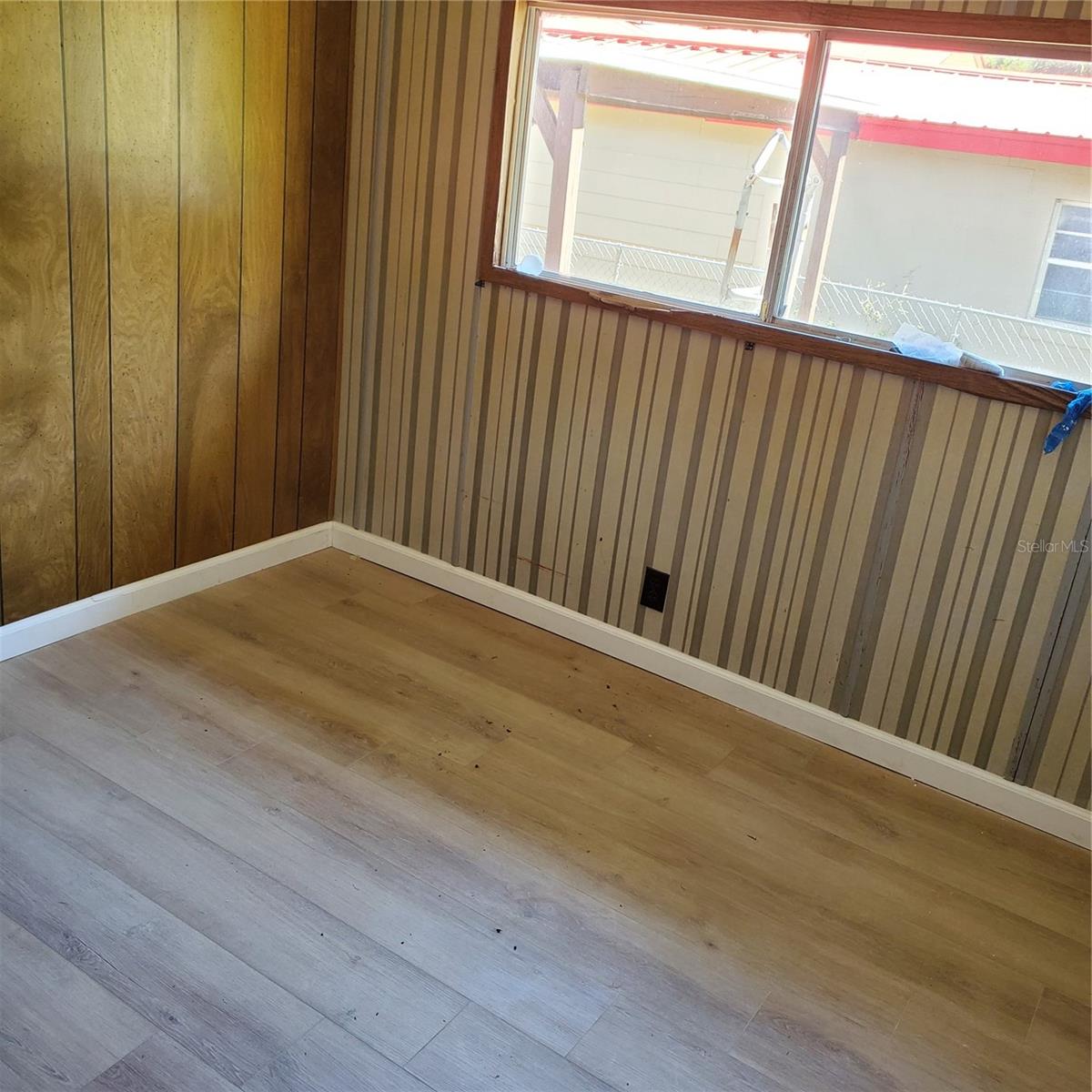 LAKE BRYANT SHORES - Residential