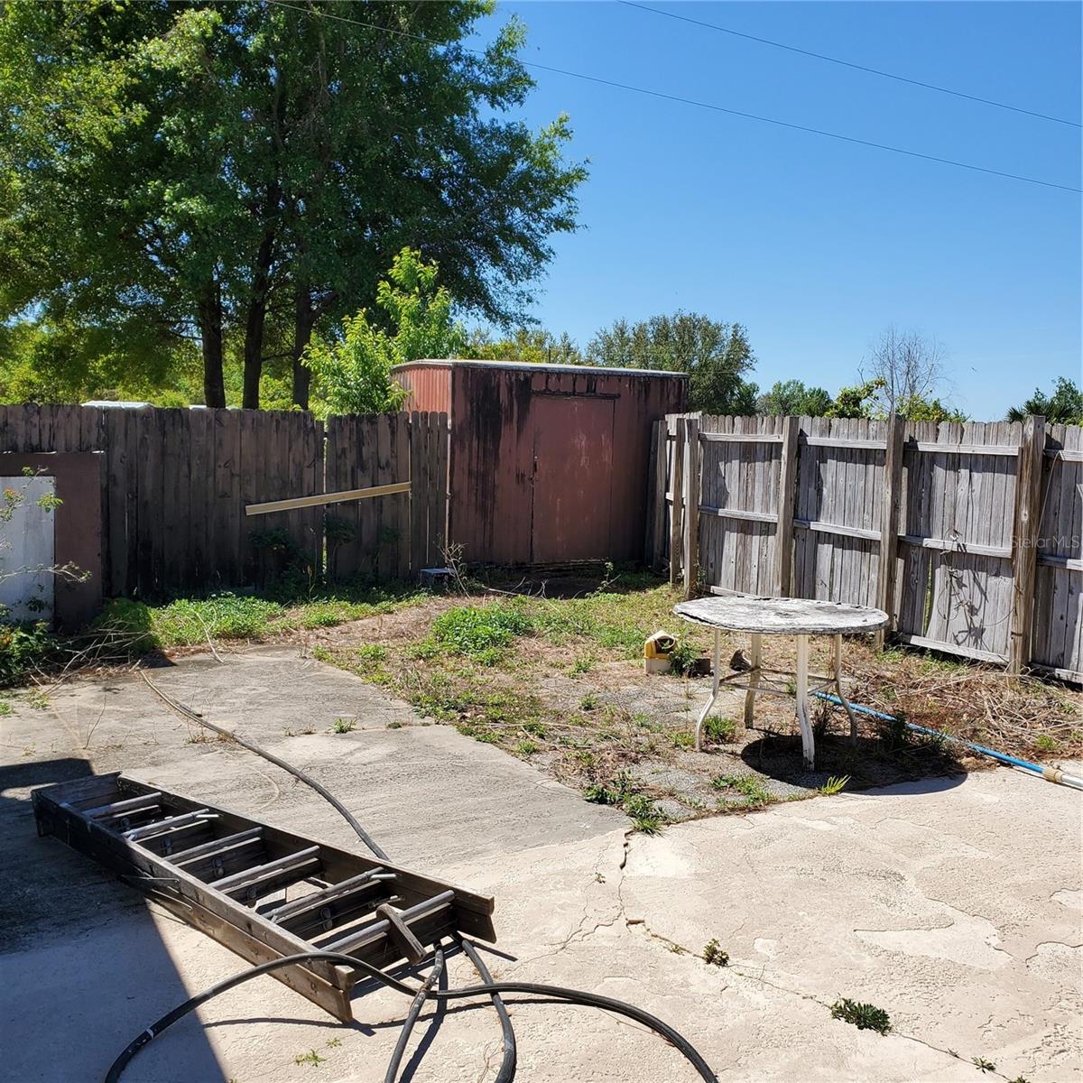 LAKE BRYANT SHORES - Residential