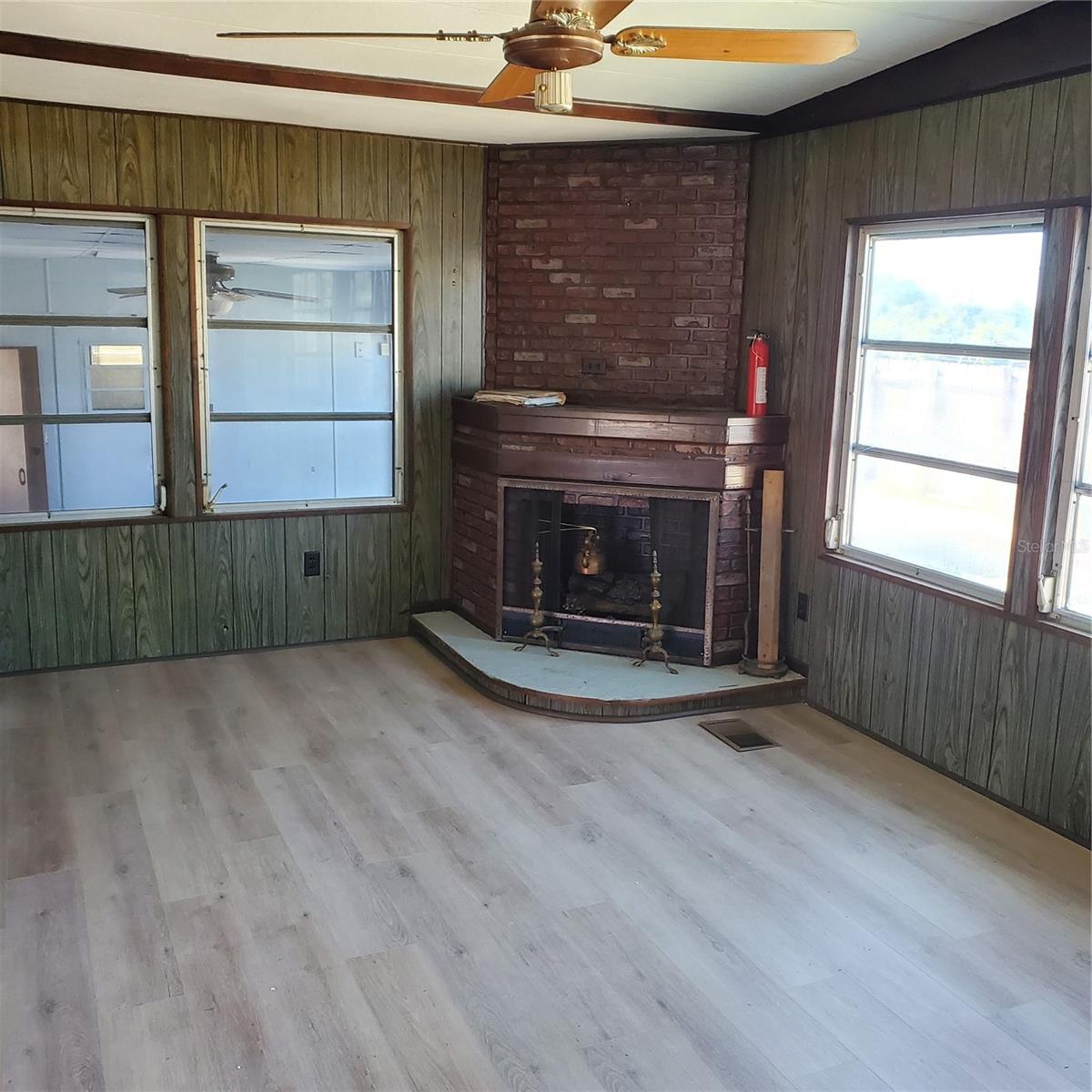 LAKE BRYANT SHORES - Residential