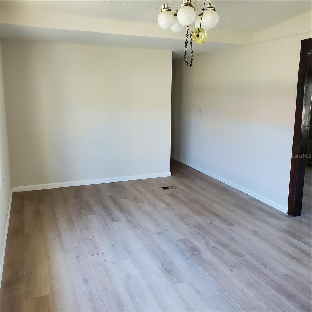 LAKE BRYANT SHORES - Residential