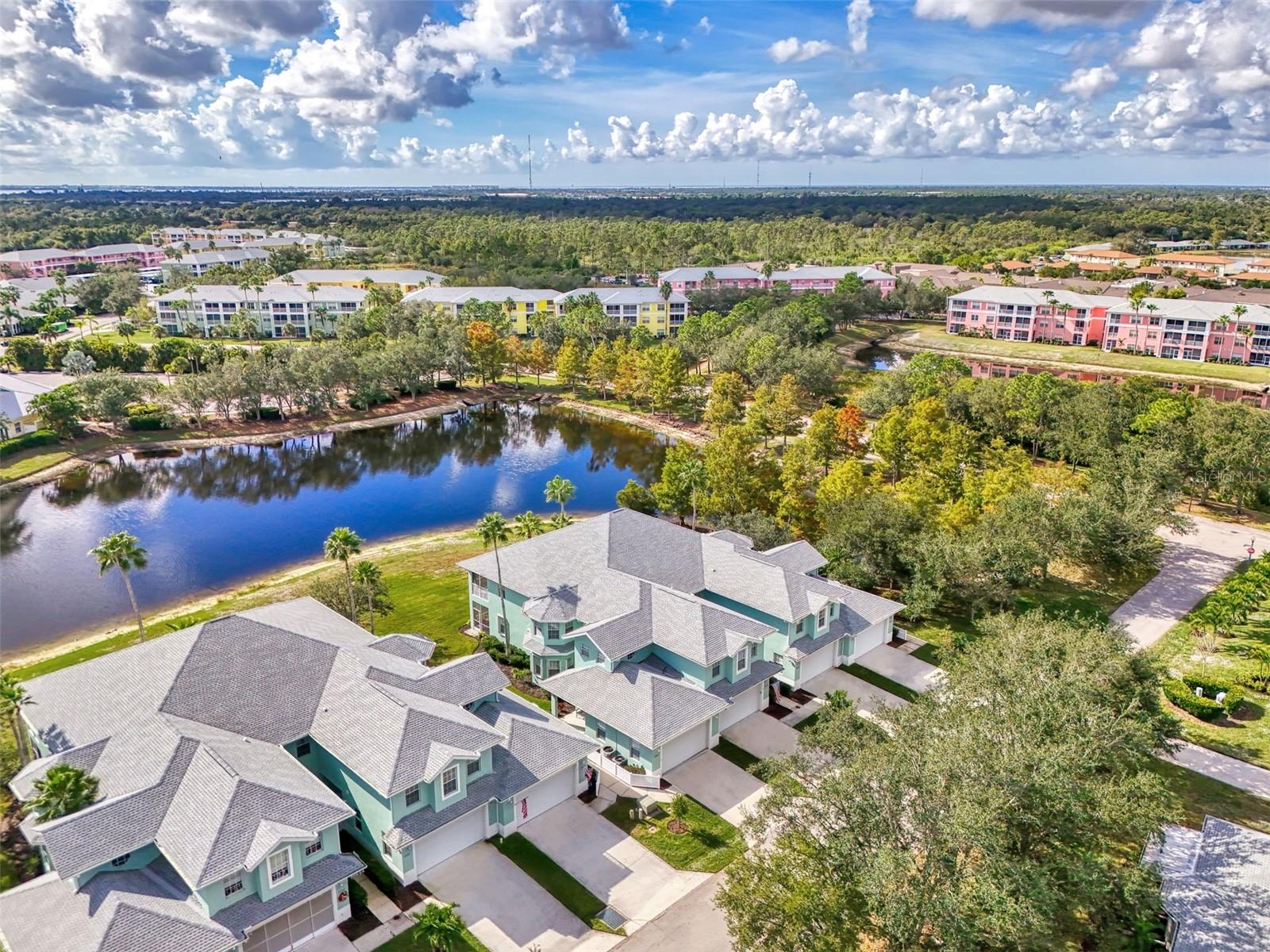 LAKE FRONT VILLAS/HERITAGE LAKE - Residential