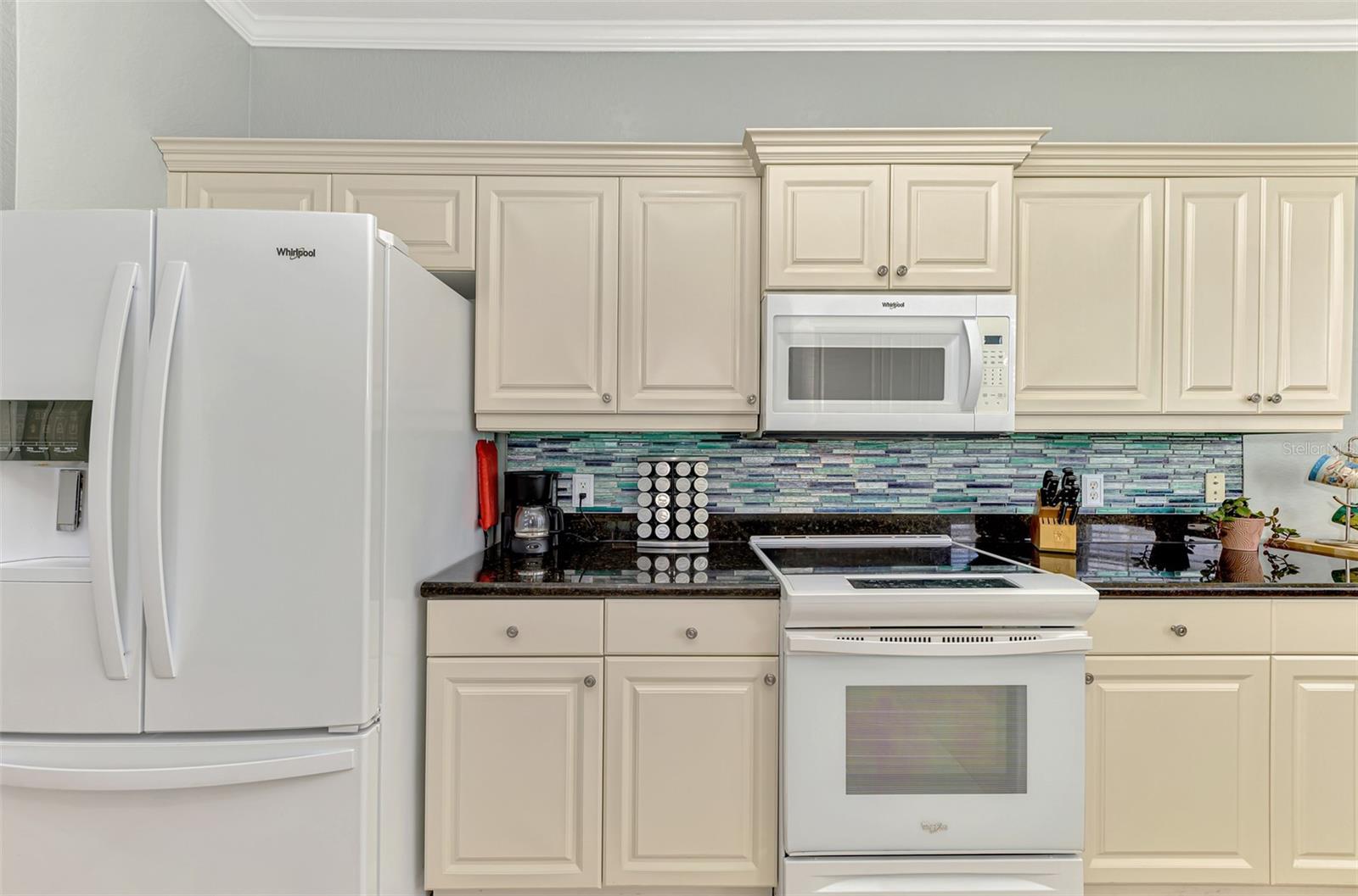 LAKE FRONT VILLAS/HERITAGE LAKE - Residential