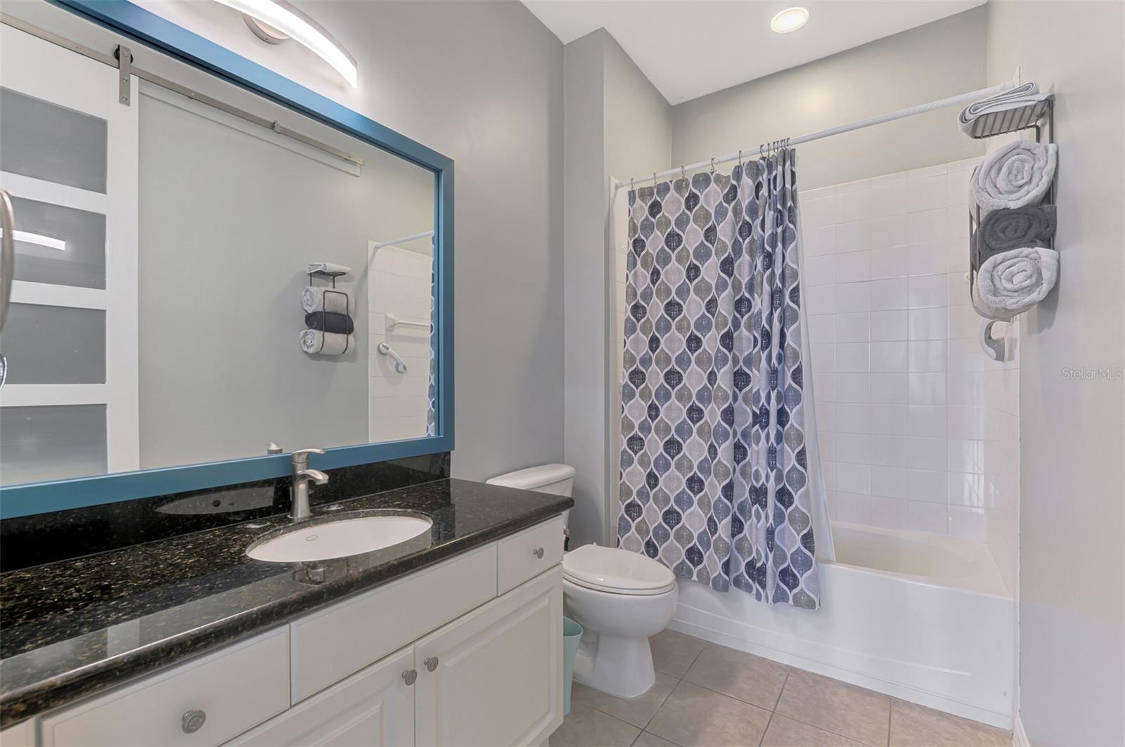 LAKE FRONT VILLAS/HERITAGE LAKE - Residential