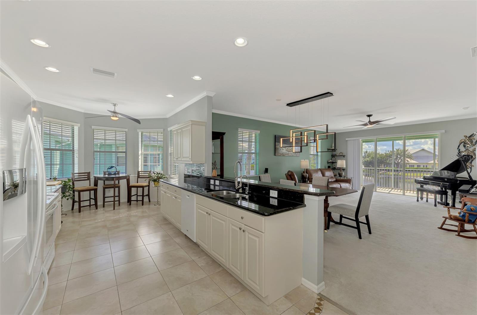 LAKE FRONT VILLAS/HERITAGE LAKE - Residential