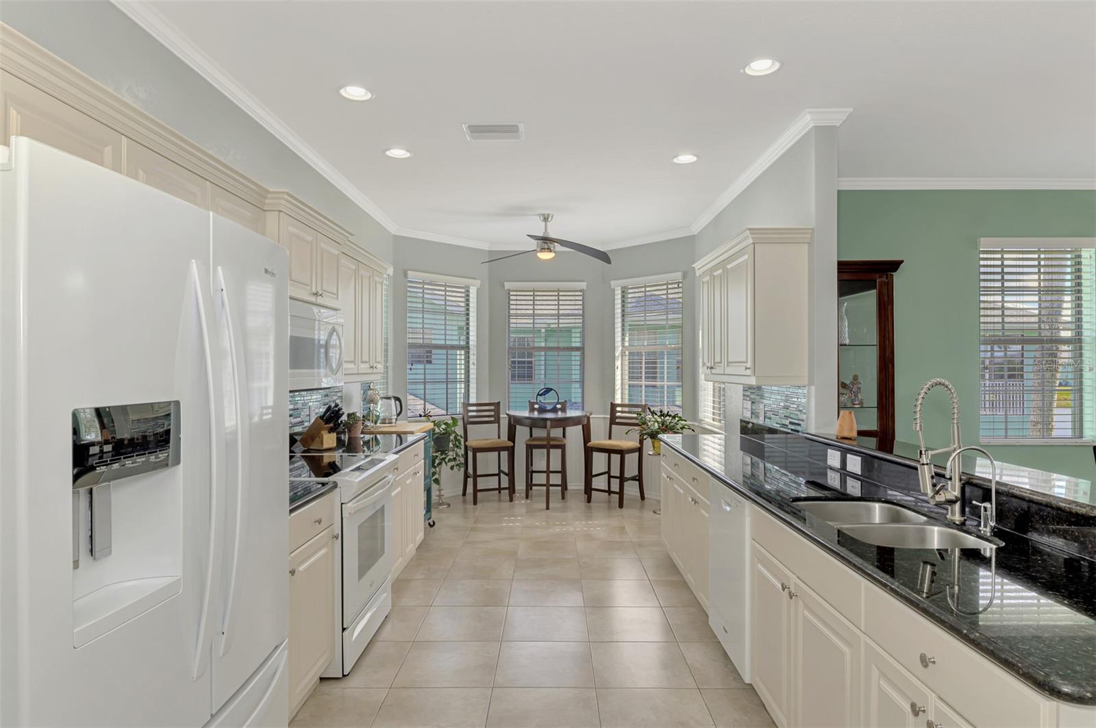 LAKE FRONT VILLAS/HERITAGE LAKE - Residential