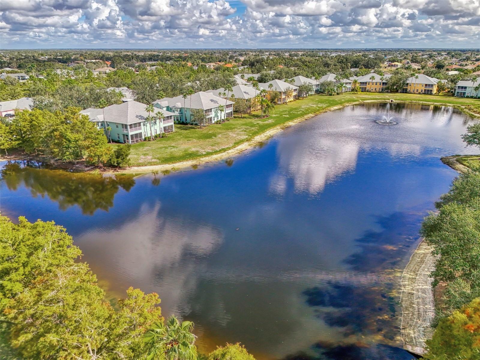 LAKE FRONT VILLAS/HERITAGE LAKE - Residential