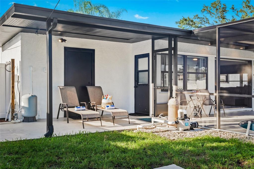 Photo of 1311 Cypress Avenue, Venice, FL 34285 (MLS # C7522591)