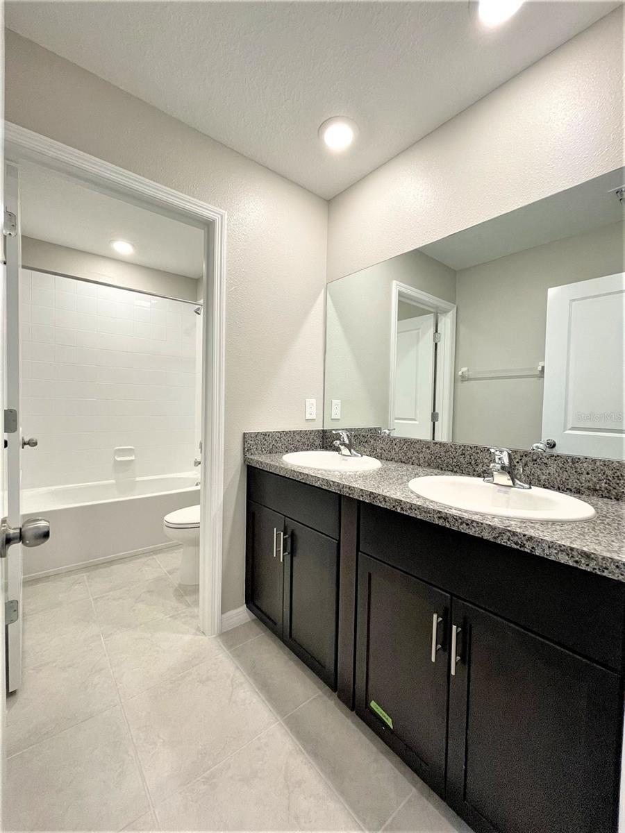 TOUCHSTONE PH 4 - Residential Lease