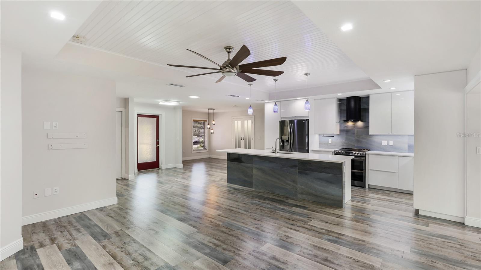 3525 RIVIERA DRIVE
