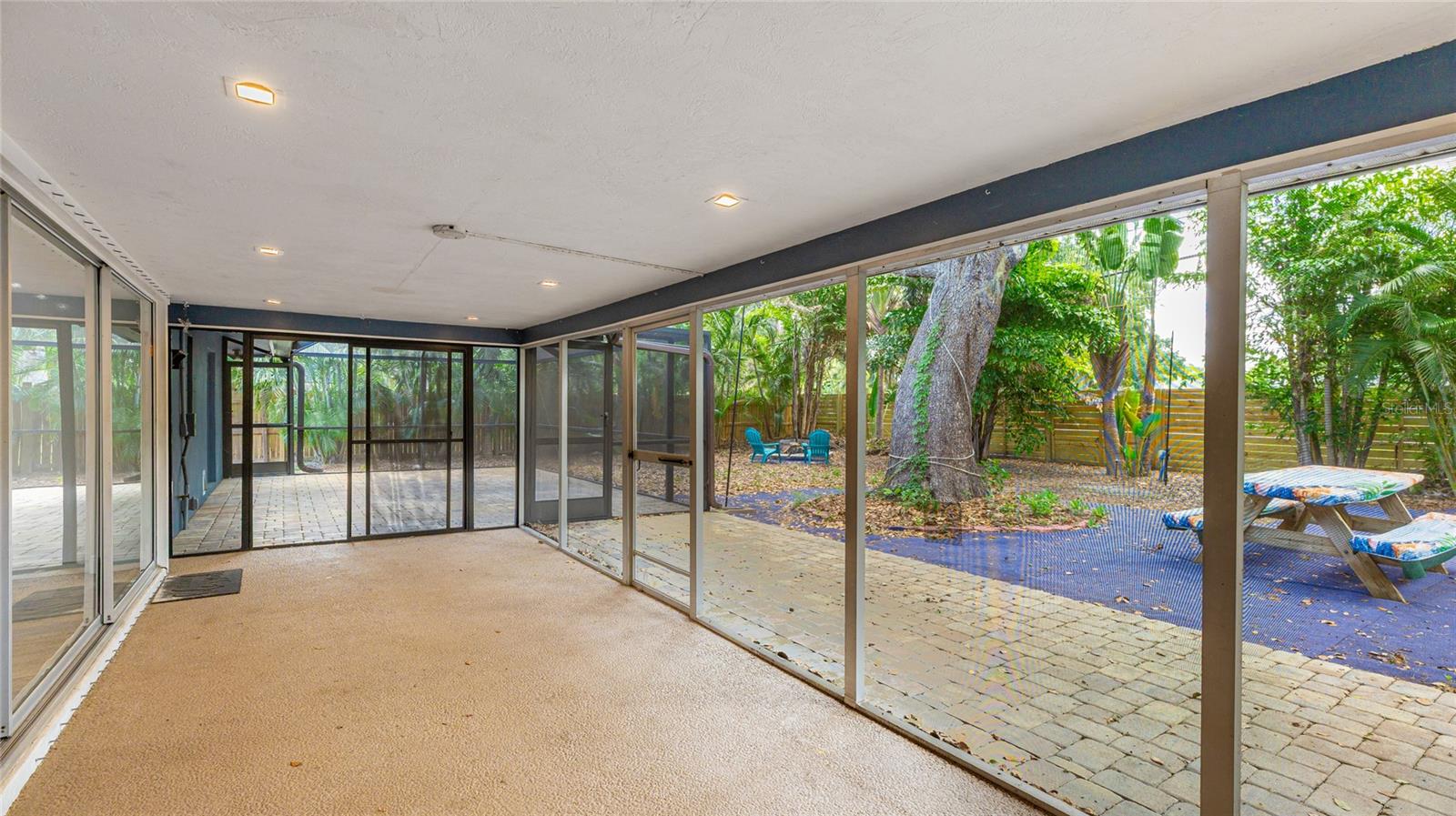 FOREST LAKES - Residential