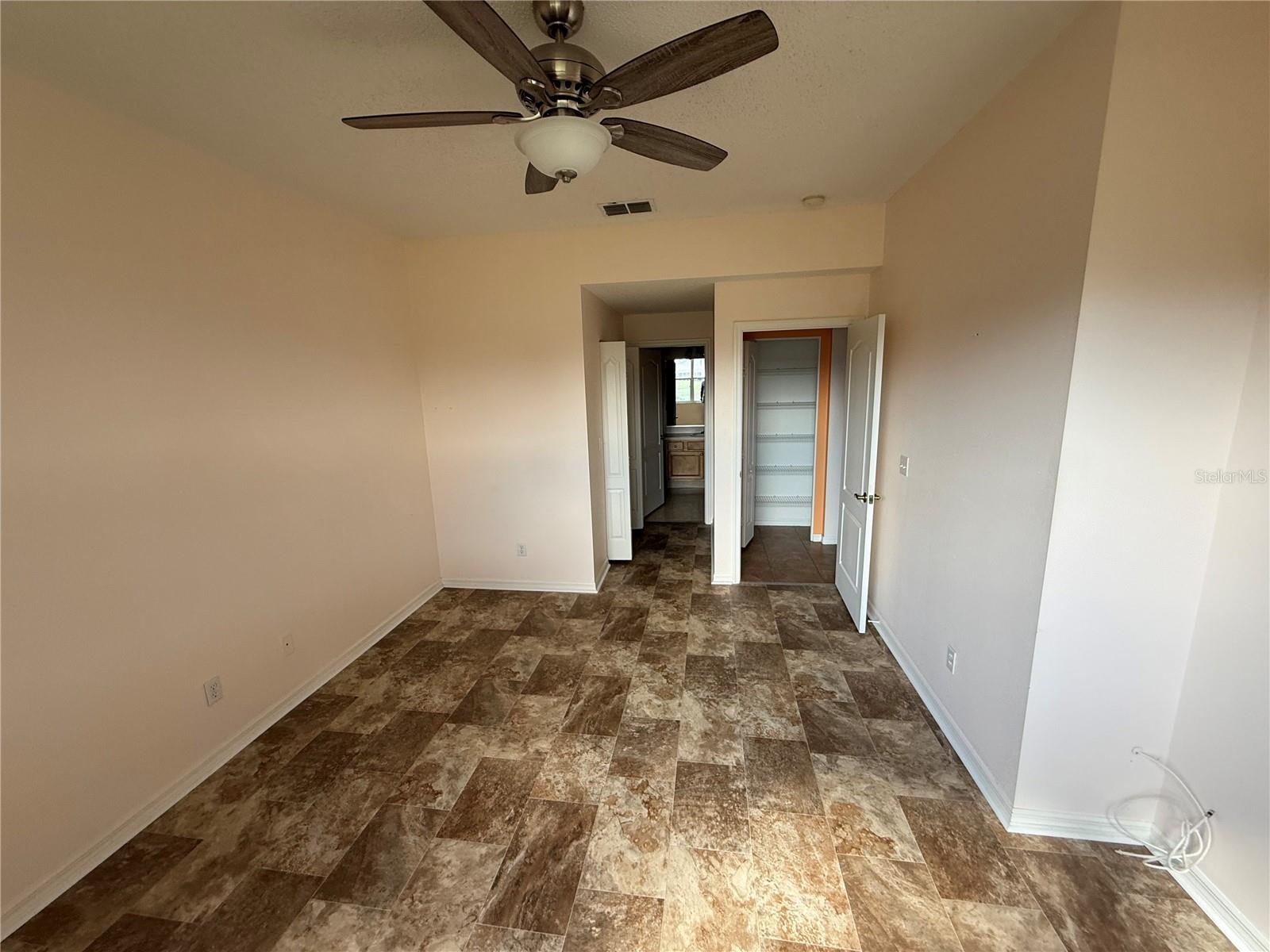 ACADIA II CONDOMINUM - Residential