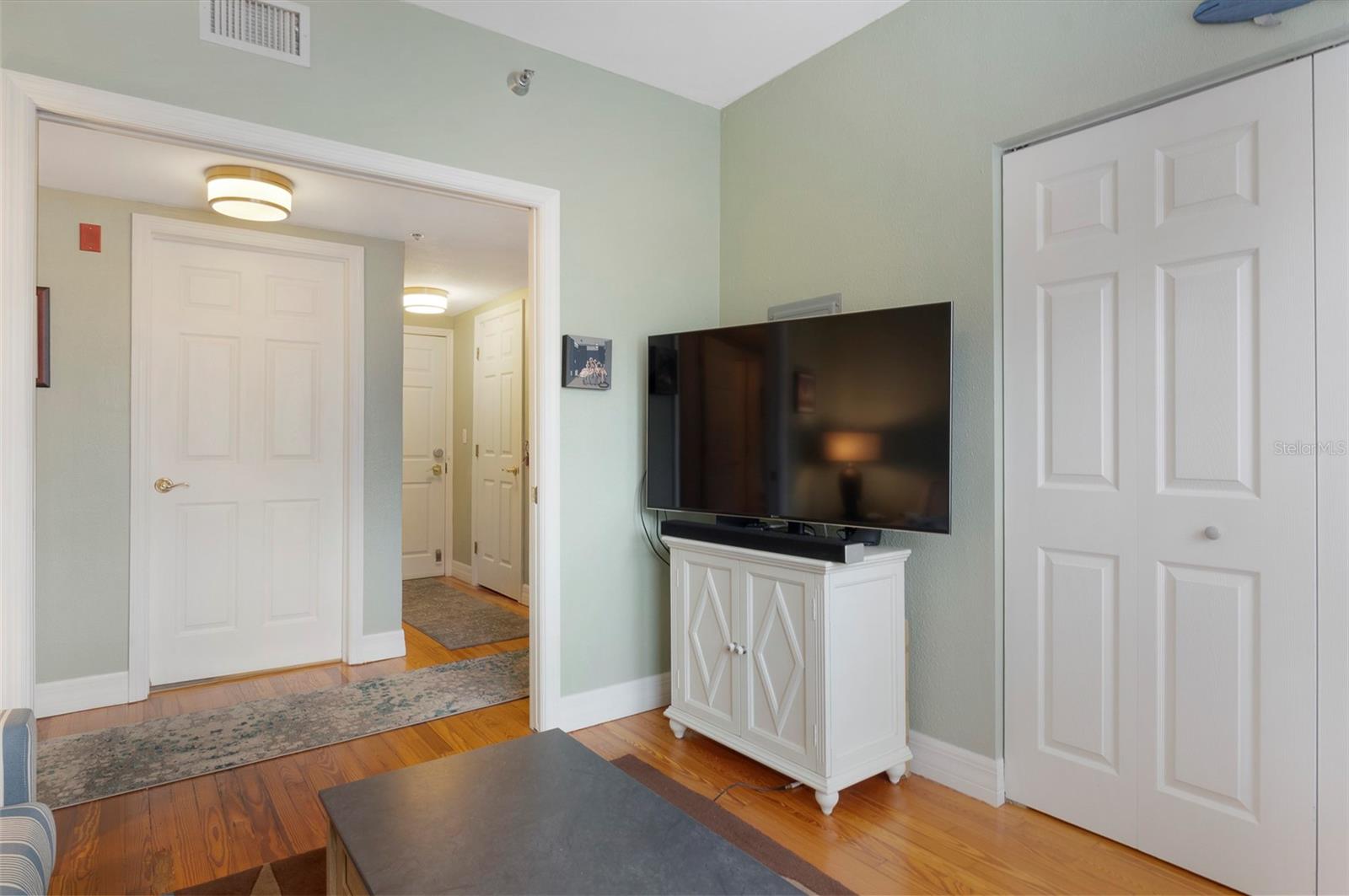 MT VERNON CONDO - Residential