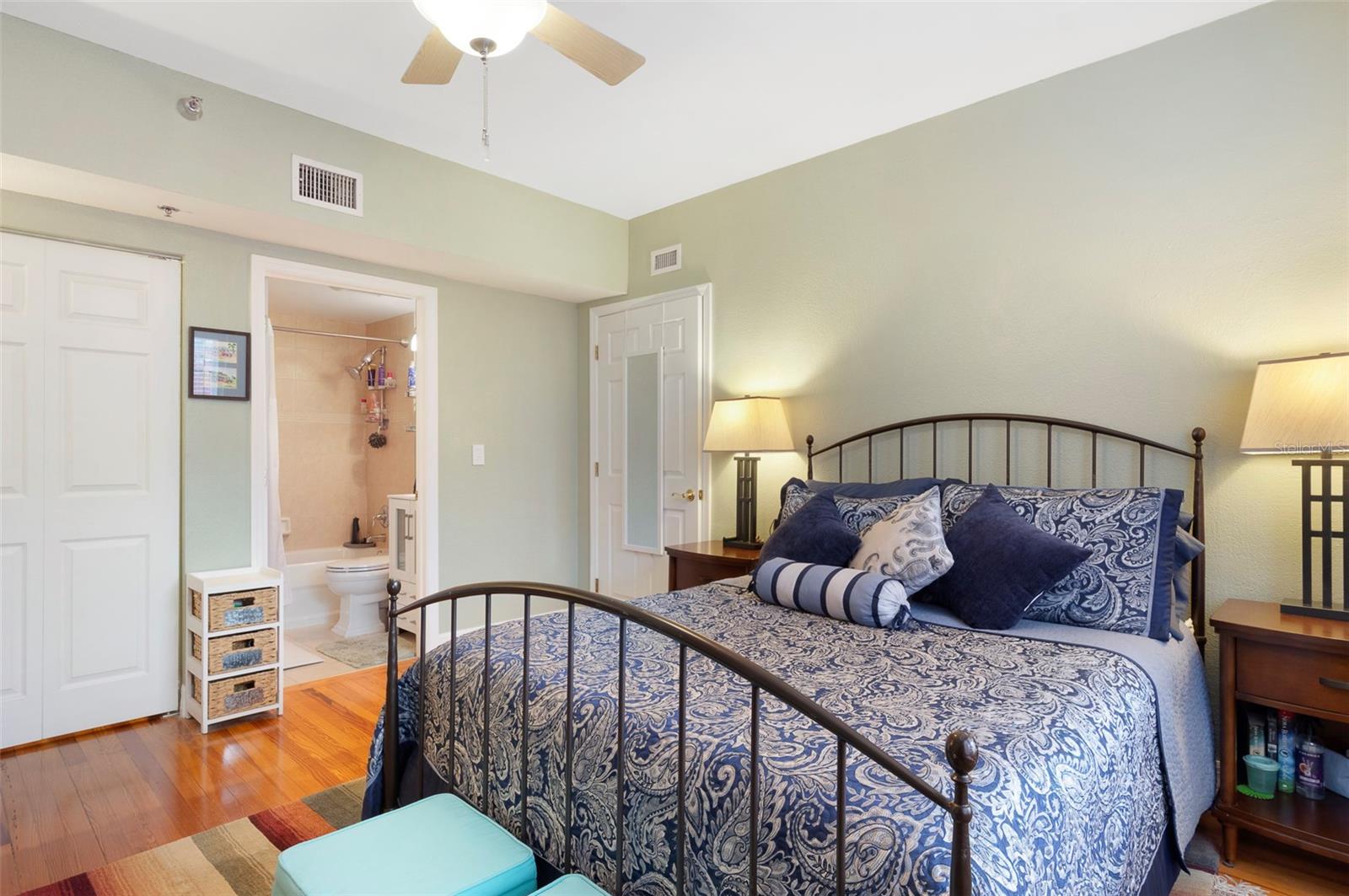 MT VERNON CONDO - Residential