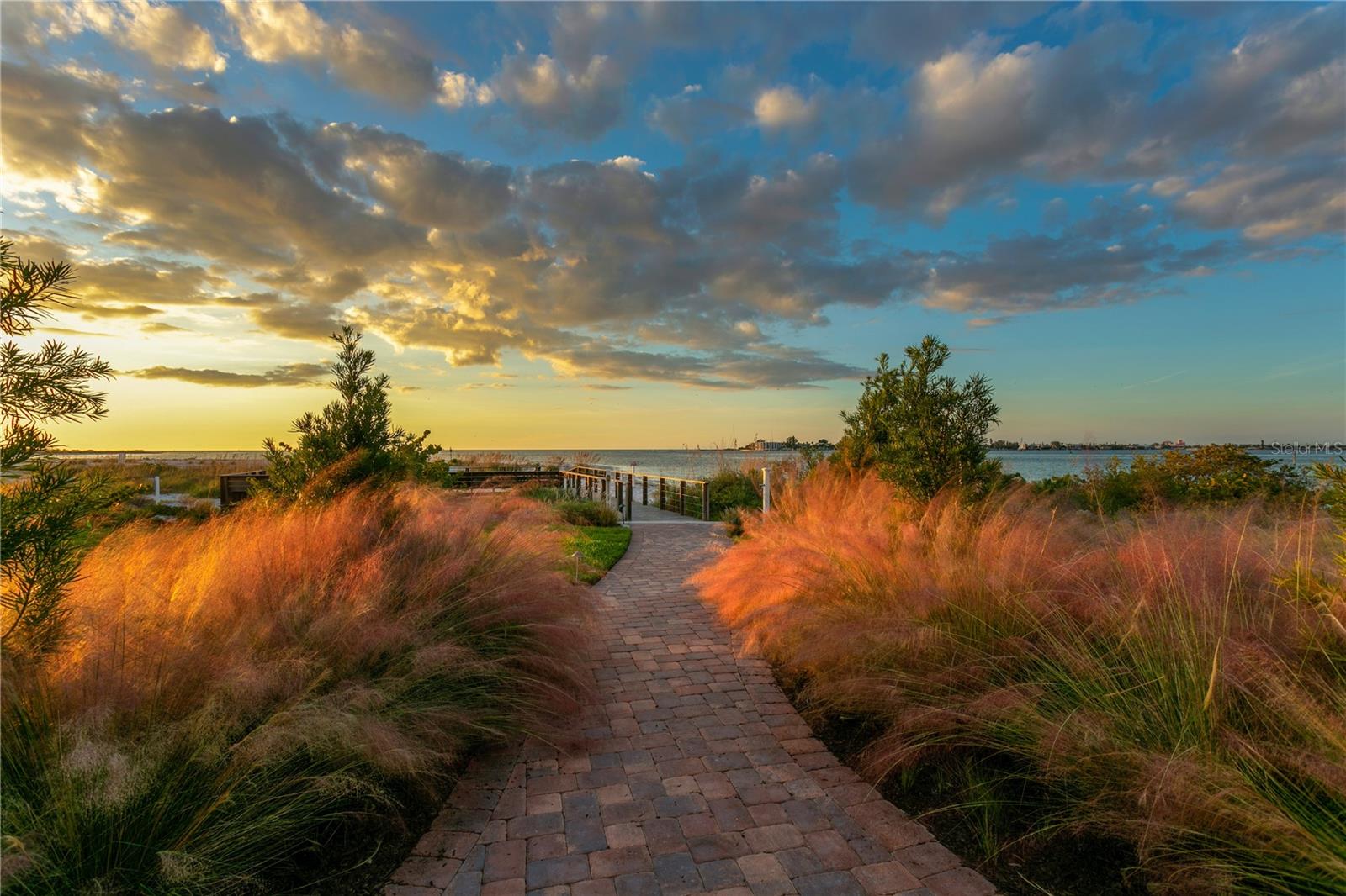 SUNSET POINTE AT COLLANY KEY II CONDO - Residential