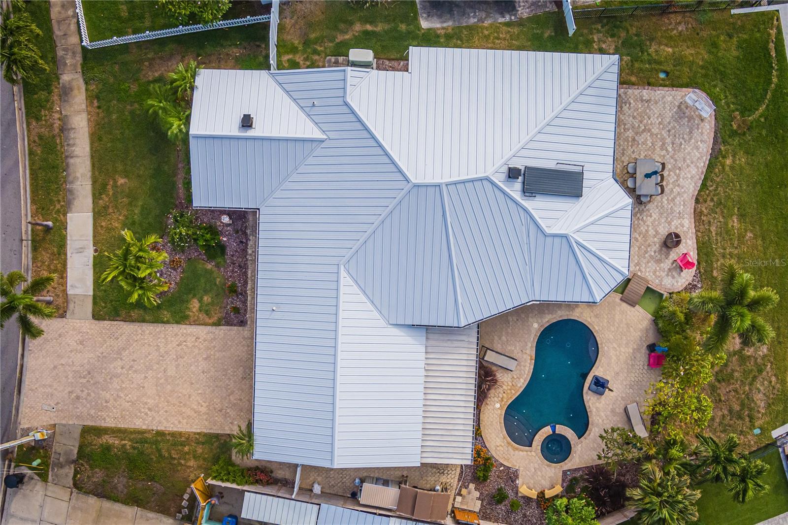 510 LEWIS BOULEVARD SE